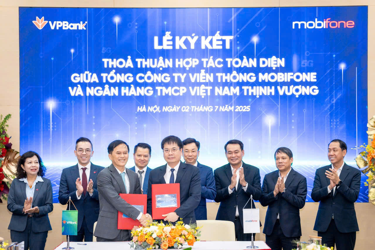 VPBank v&agrave; MobiFone: Hợp lực kiến tạo hệ sinh th&aacute;i t&agrave;i ch&iacute;nh - viễn th&ocirc;ng t&iacute;ch hợp to&agrave;n diện- Ảnh 1.