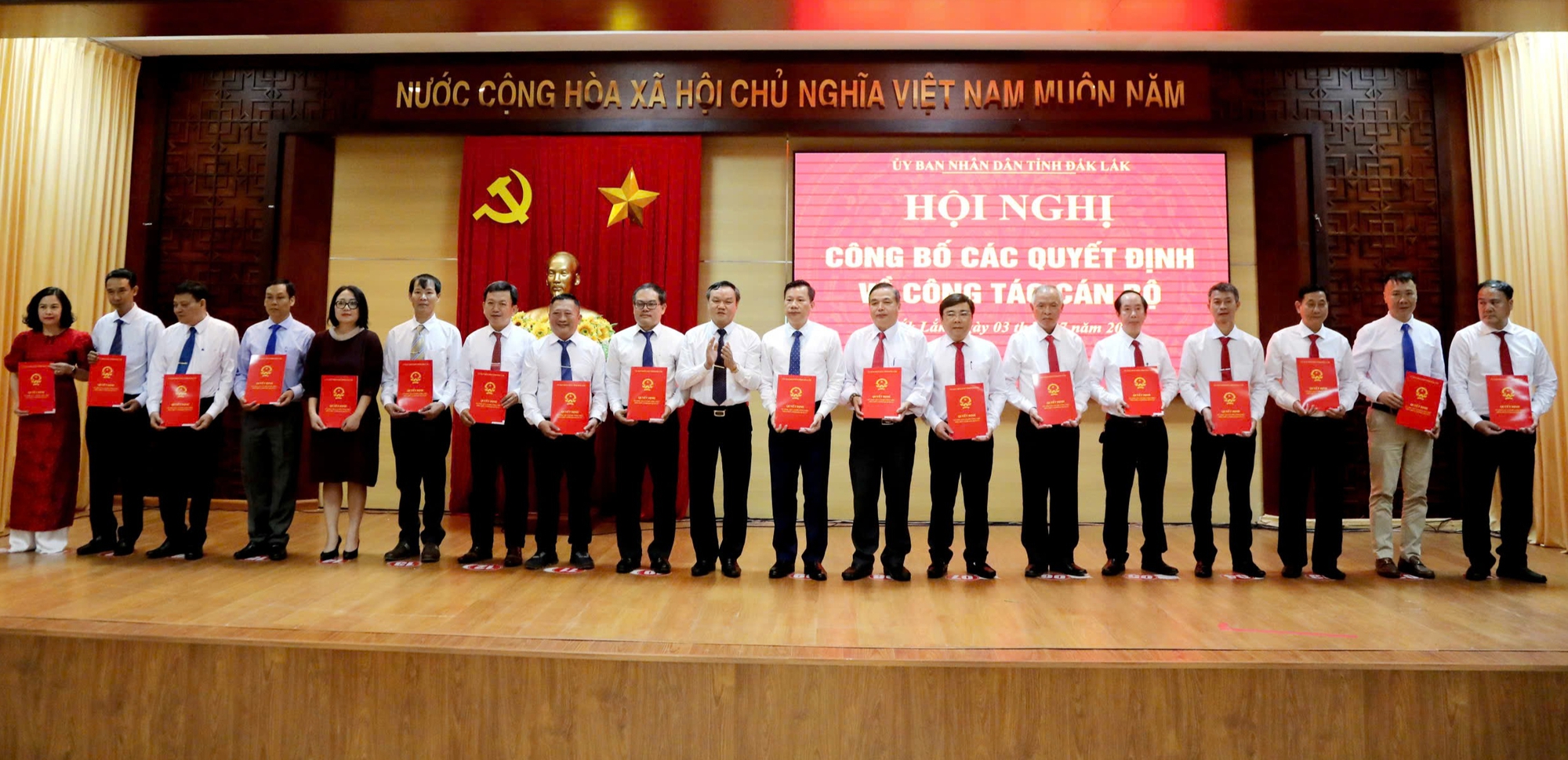 Bổ nhiệm lãnh đạo các sở, ngành, đơn vị thuộc UBND tỉnh Đắk Lắk- Ảnh 1.