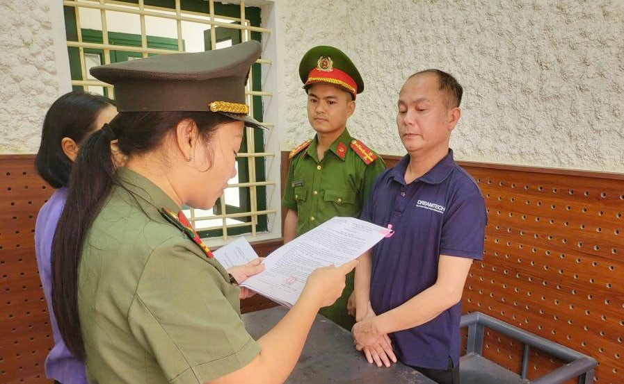 Khởi tố, bắt tạm giam Trưởng văn ph&ograve;ng đại diện Tạp ch&iacute; Thương hiệu v&agrave; Ph&aacute;p luật- Ảnh 1.