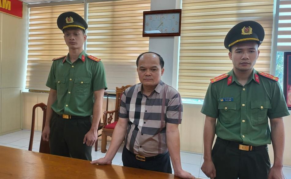 Khởi tố, bắt tạm giam Trưởng văn ph&ograve;ng đại diện Tạp ch&iacute; Thương hiệu v&agrave; Ph&aacute;p luật- Ảnh 2.