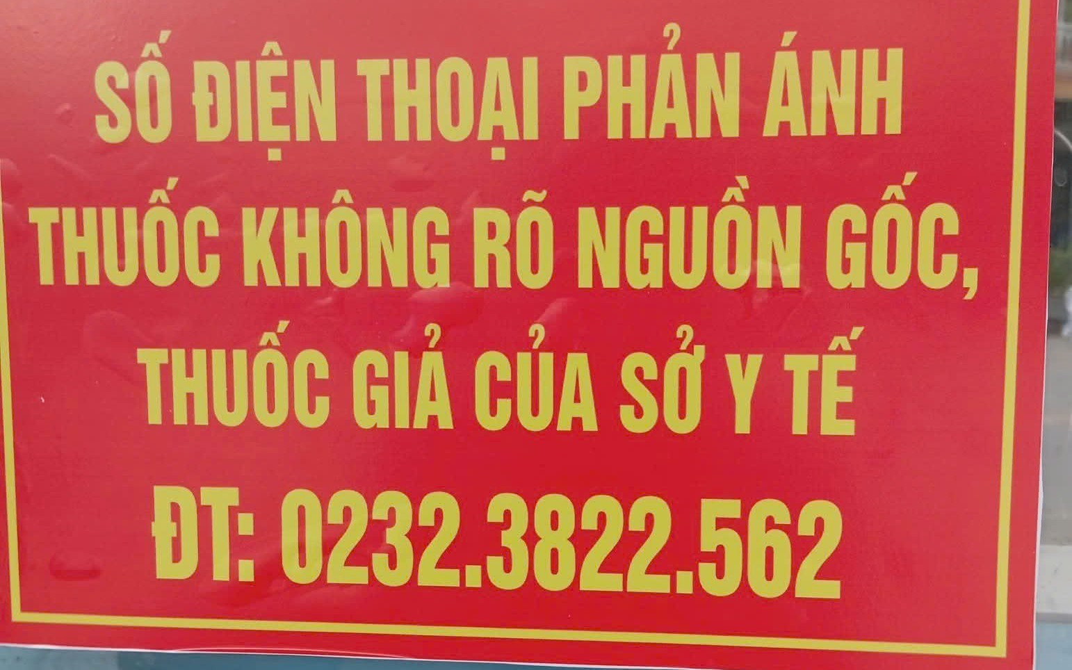 Bảng thông báo khiến nhiều người hiểu nhầm "thuốc giả của Sở Y tế" Quảng Trị