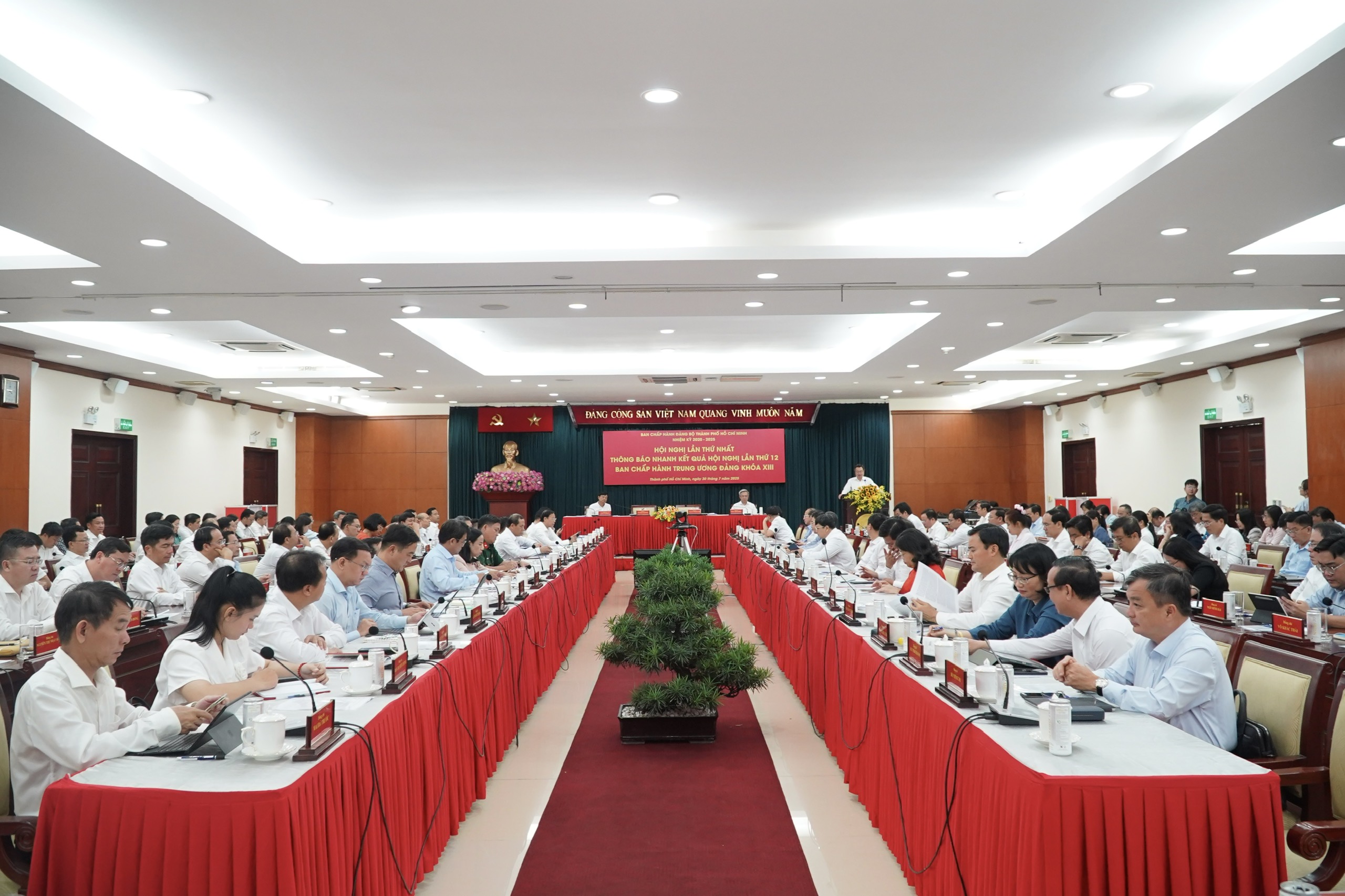 TP HCM dự kiến được phân bổ 81 đại biểu dự Đại hội XIV của Đảng - Ảnh 2.