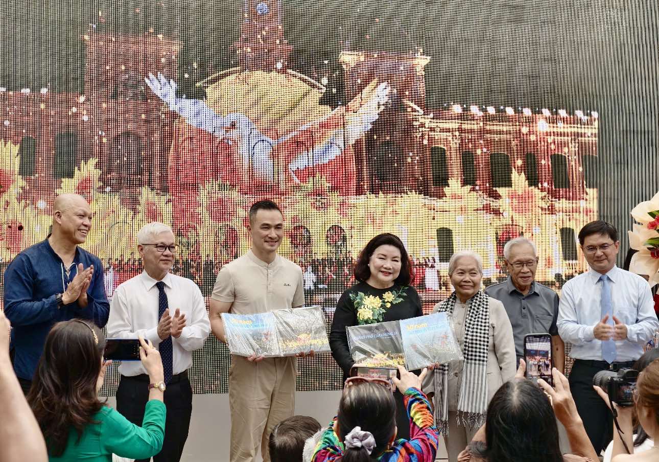 Dư &acirc;m sau triển l&atilde;m Nguyễn &Aacute;: Lưu giữ k&yacute; ức, thắp l&ecirc;n kh&aacute;t vọng tương lai- Ảnh 2.