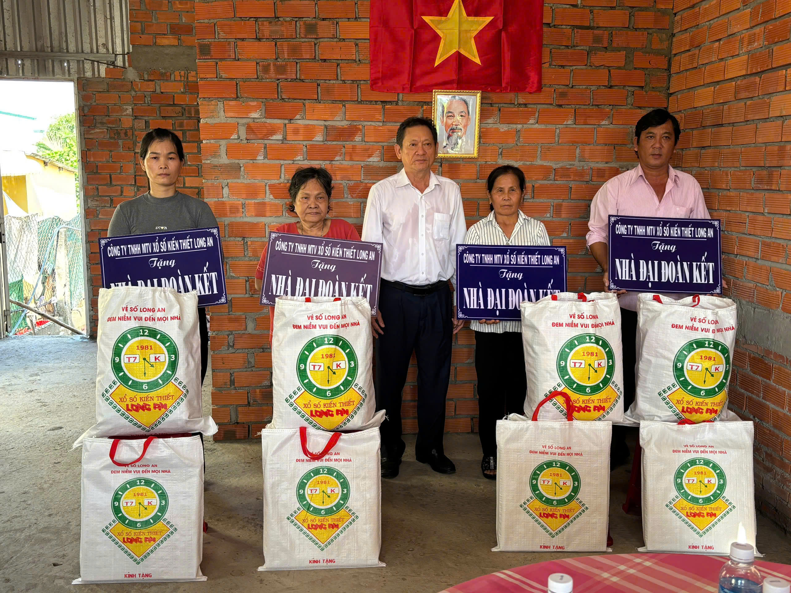 Công ty Xổ số kiến thiết Long An tích cực thực hiện an sinh xã hội và đền ơn đáp nghĩa- Ảnh 1.