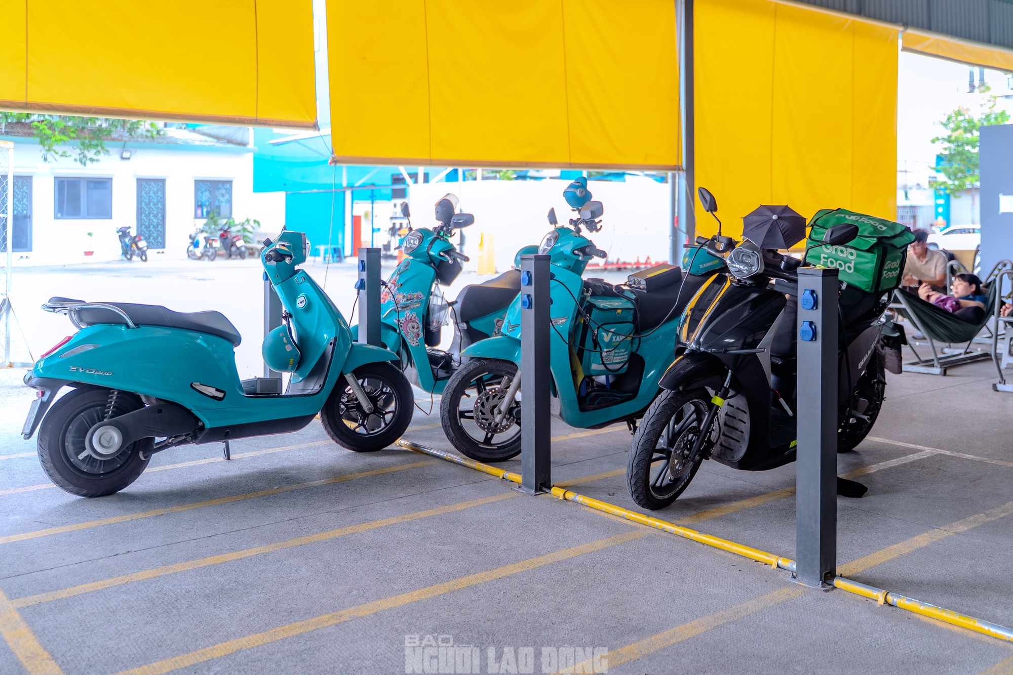 M&ocirc; h&igrave;nh qu&aacute;n c&agrave; ph&ecirc; kết hợp trạm sạc xe điện si&ecirc;u lợi nhuận của Trần anh Th&agrave;nh - Ảnh 10.
