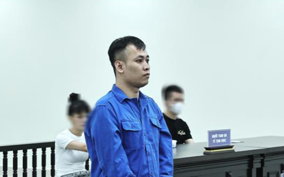 Gã "phi công" đổ xăng phóng hoả nhà bạn gái
