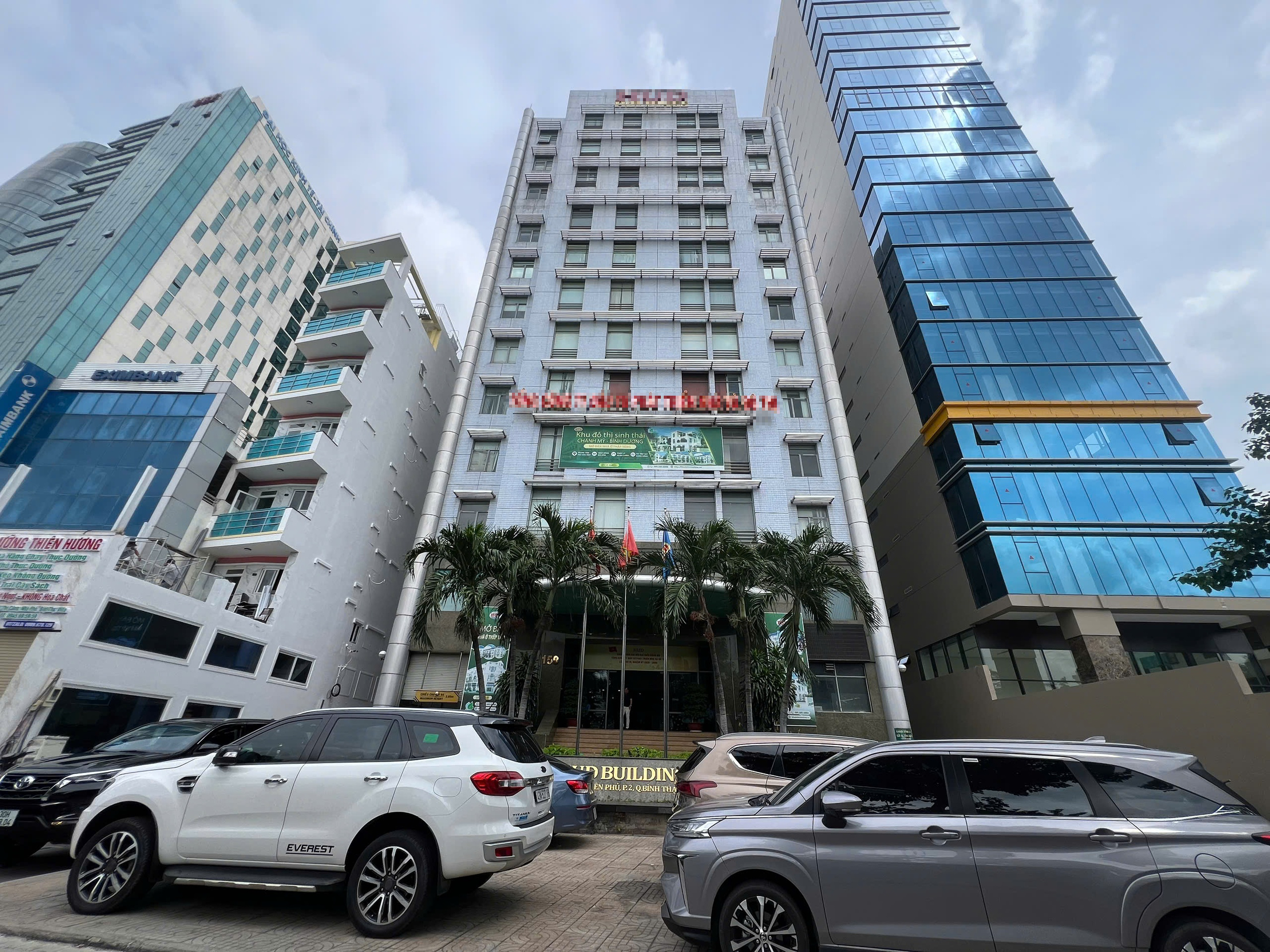 Ph&aacute;t hiện một người tử vong ngay sảnh chung cư ở TP HCM- Ảnh 1.