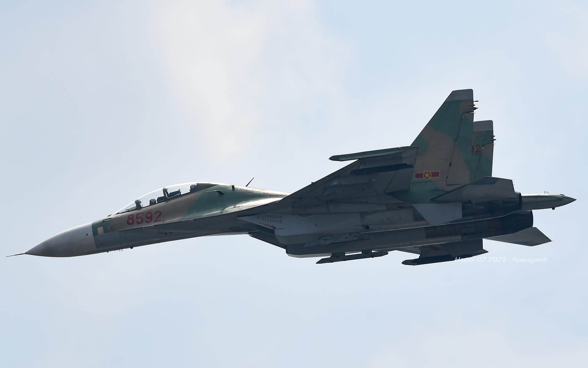 Cận cảnh ngắm tiêm kích Su30-MK2, trực thăng Mi bay qua Quảng trường Ba Đình