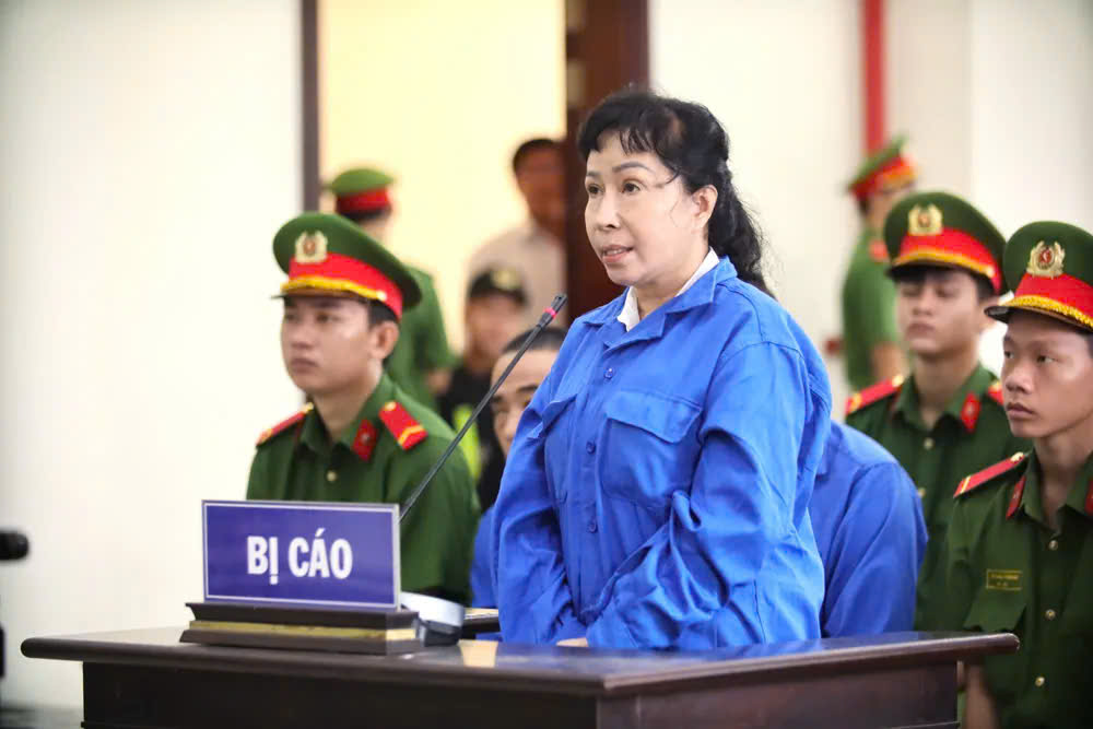 Đề nghị án chung thân cho Nguyễn Thị Cẩm Hồng trong vụ lừa đảo gần 1 . 000 Người - Ảnh 1.