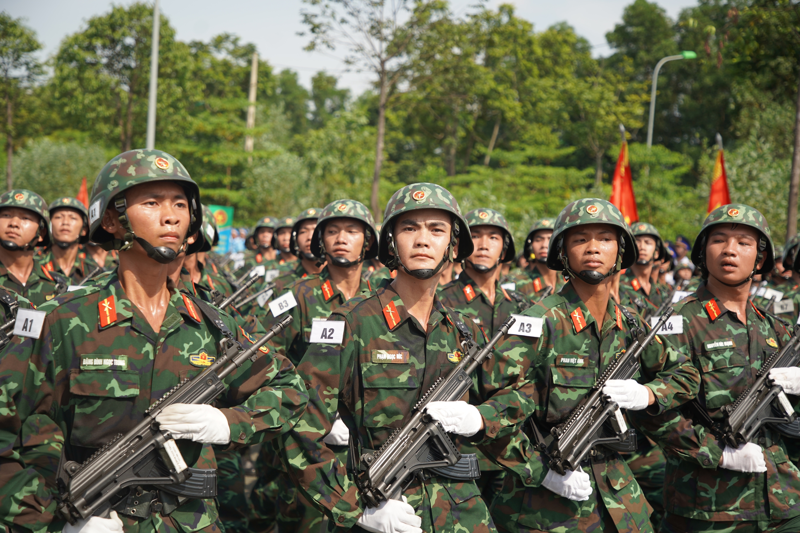 Chiến sĩ qu&acirc;n đội đổ mồ h&ocirc;i tr&ecirc;n thao trường, sẵn s&agrave;ng diễu binh, diễu h&agrave;nh ng&agrave;y Quốc kh&aacute;nh 2-9- Ảnh 4.