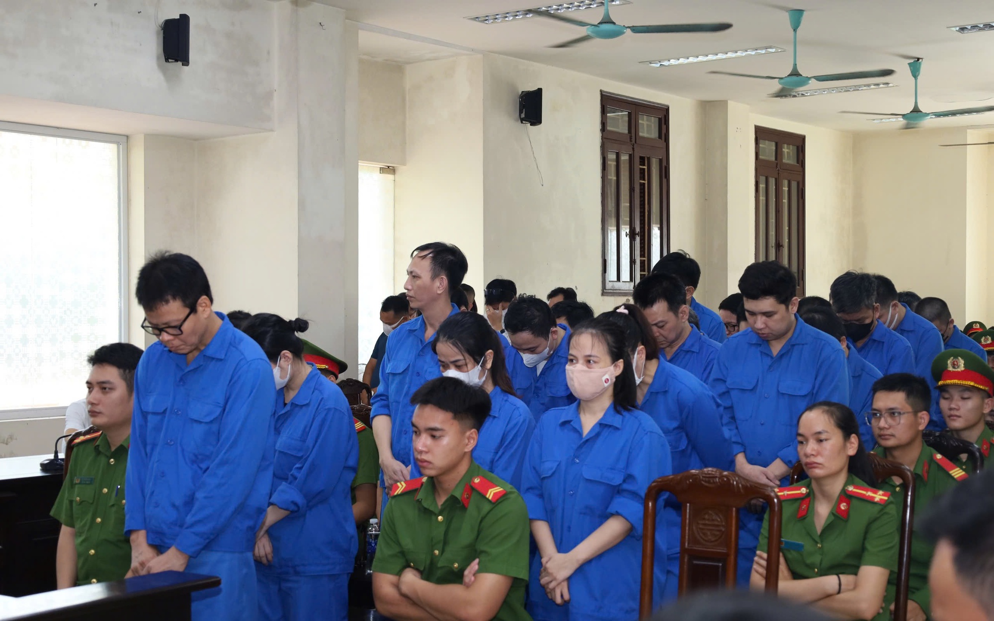 Cựu tổng biên tập Tạp chí Môi trường và Đô thị lĩnh án 13 năm 6 tháng tù