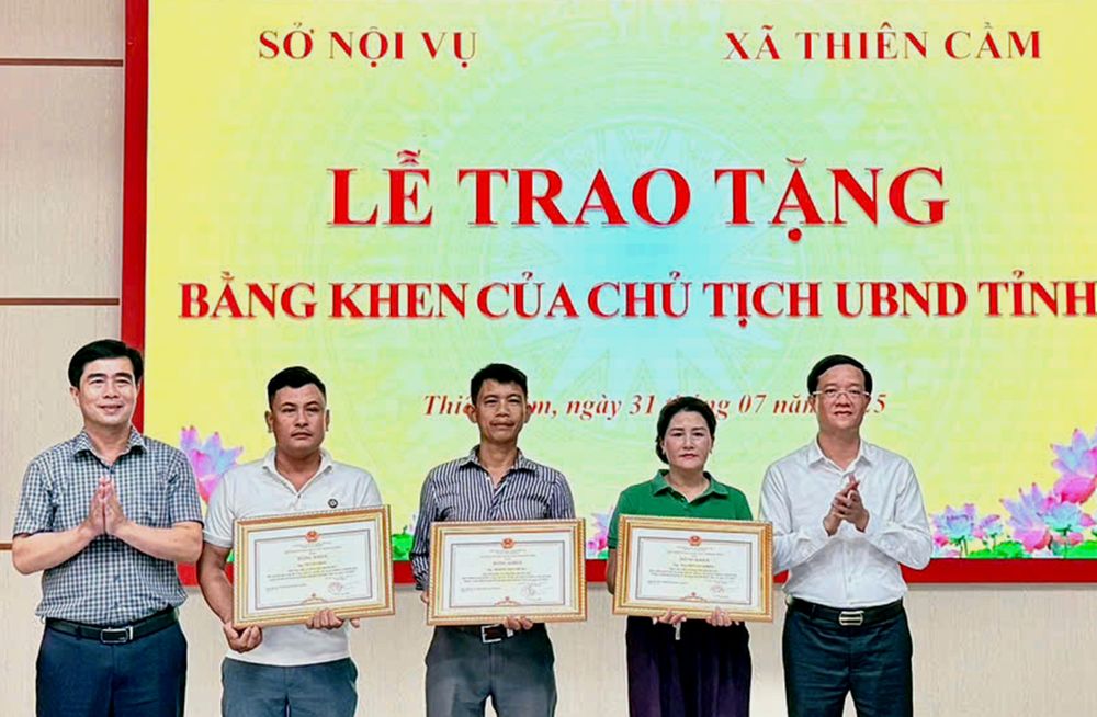3 c&ocirc;ng d&acirc;n dũng cảm tham gia ứng cứu 34 thuyền vi&ecirc;n v&agrave; du kh&aacute;ch trong vụ ch&igrave;m t&agrave;u- Ảnh 1.