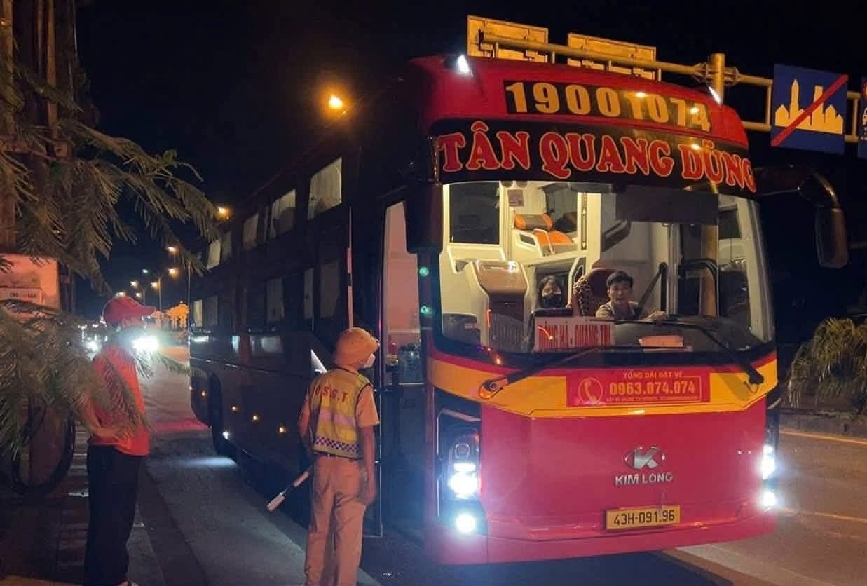 Hơn 1 . 000 Phương tiện được kiểm tra v&agrave; xử phạt 220 triệu đồng tại Quảng Trị - Ảnh 1.