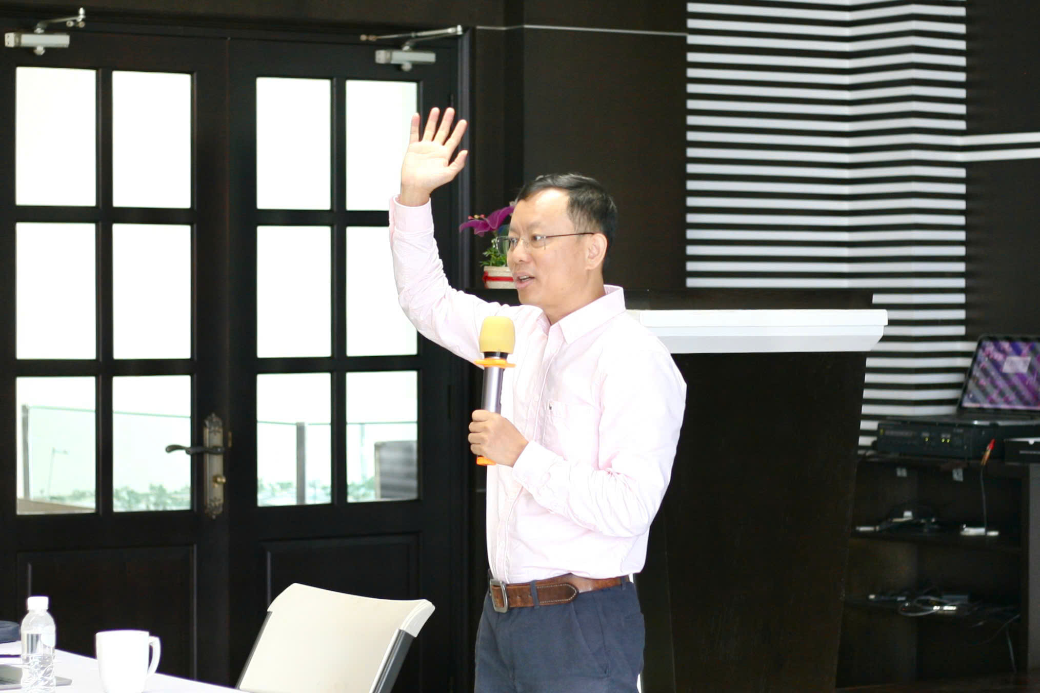 VWS tập huấn &ldquo;ứng dụng AI&rdquo;cho c&ocirc;ng nh&acirc;n vi&ecirc;n: Từng bước đưa c&ocirc;ng nghệ v&agrave;o thực tiễn - Ảnh 1.