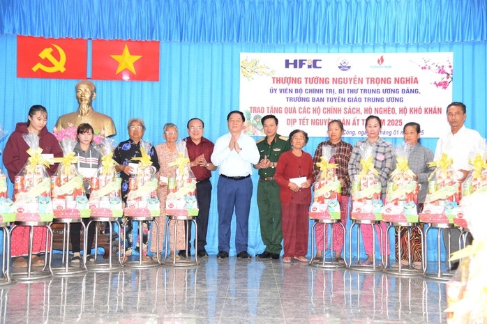 95 năm ng&agrave;y truyền thống Ng&agrave;nh Tuy&ecirc;n gi&aacute;o của Đảng: Viết tiếp h&agrave;nh tr&igrave;nh vẻ vang - Ảnh 17.