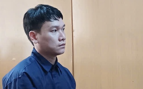 Giả vờ mua gà để bắt cóc, ép mẹ bạn giao tiền