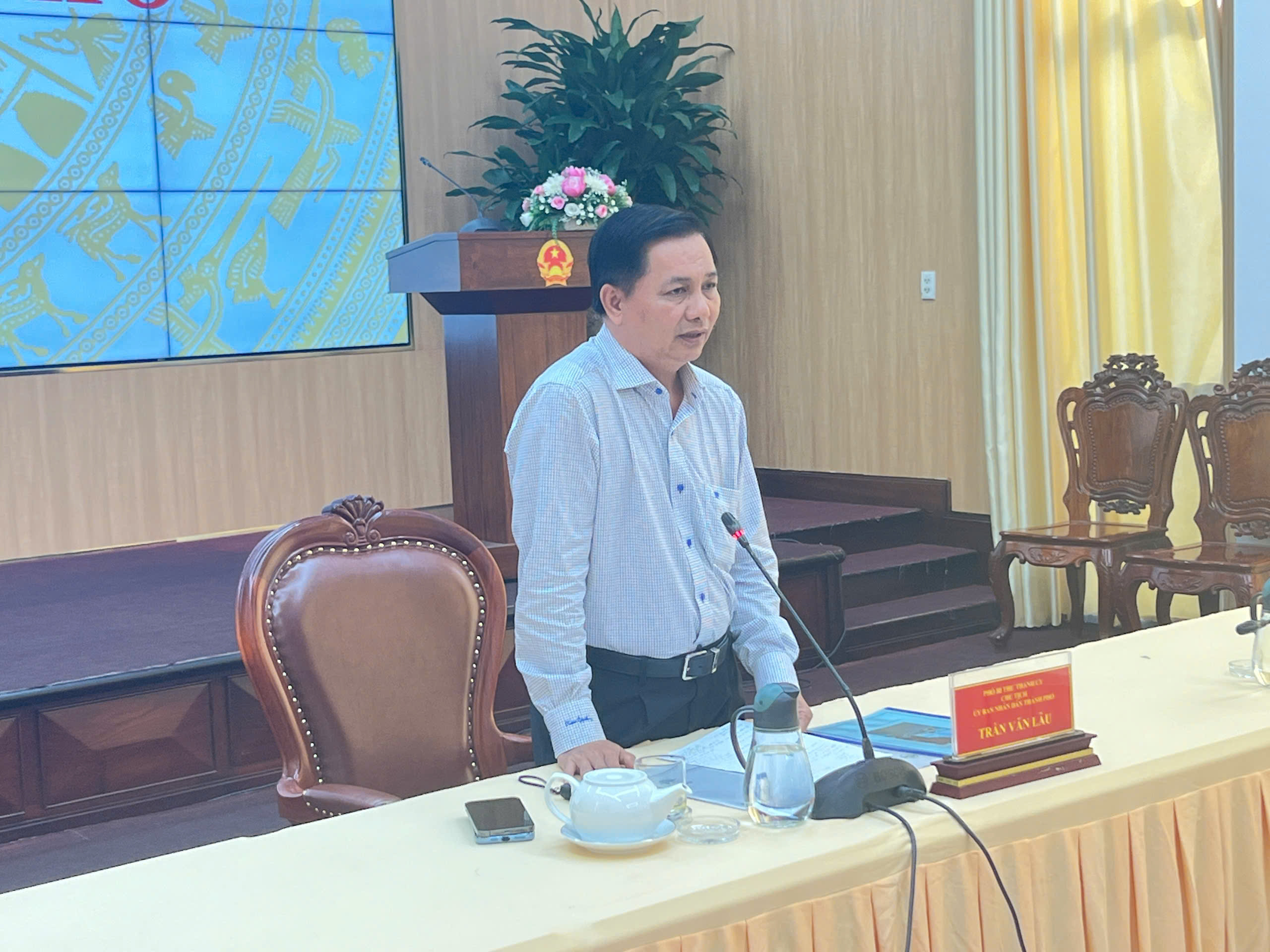 Trăn trở việc ngập nước, Chủ tịch Cần Thơ treo thưởng 50 triệu đồng cho ý tưởng chống ngập hiệu quả- Ảnh 1.