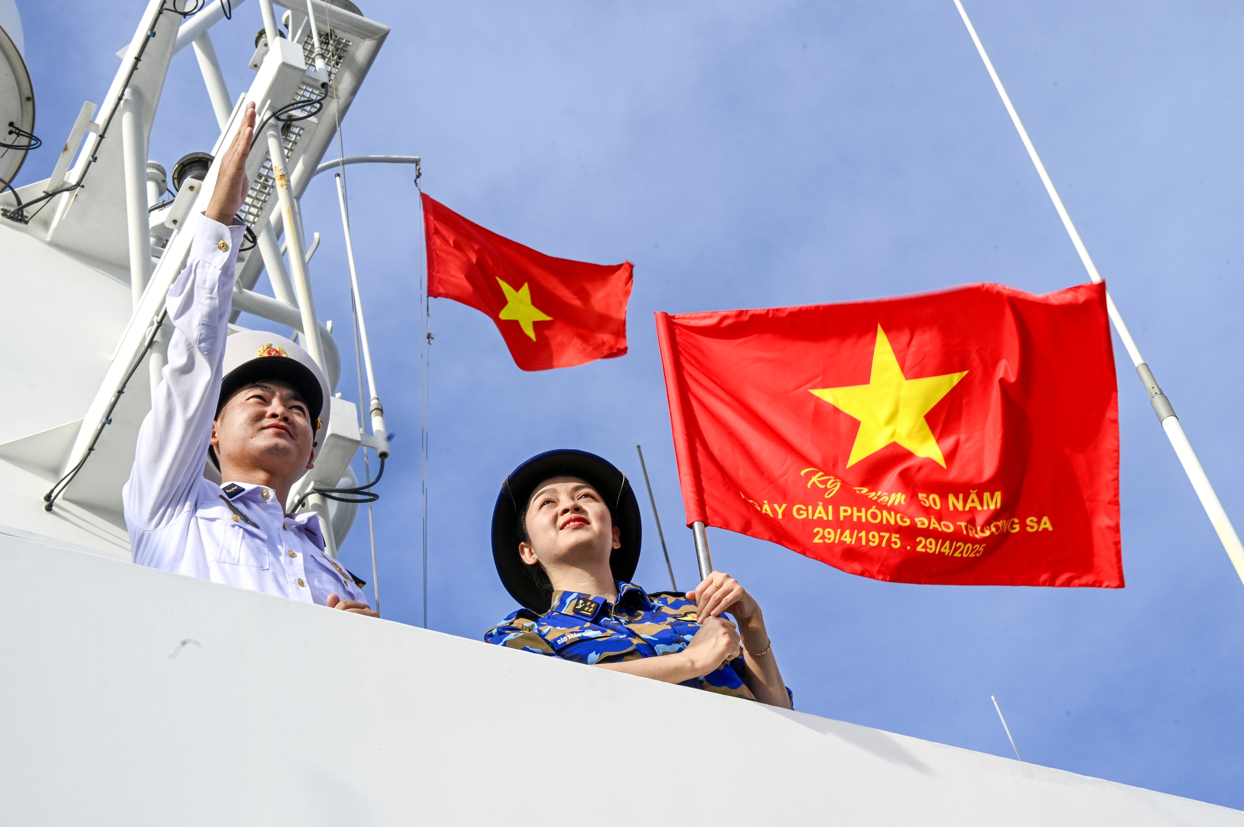 Tổ quốc và người lính biển: Hình ảnh Tự hào của Hải quân Nhân dân Việt Nam - Ảnh 4.