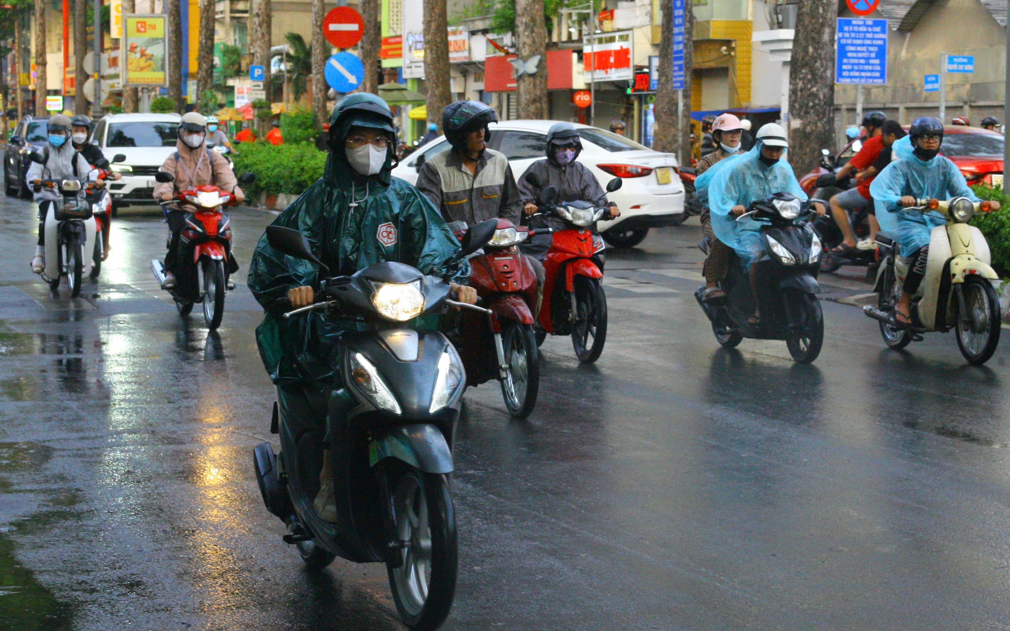 Thời tiết TP HCM hôm nay, 4-7: Có nắng nhẹ, mưa rải rác