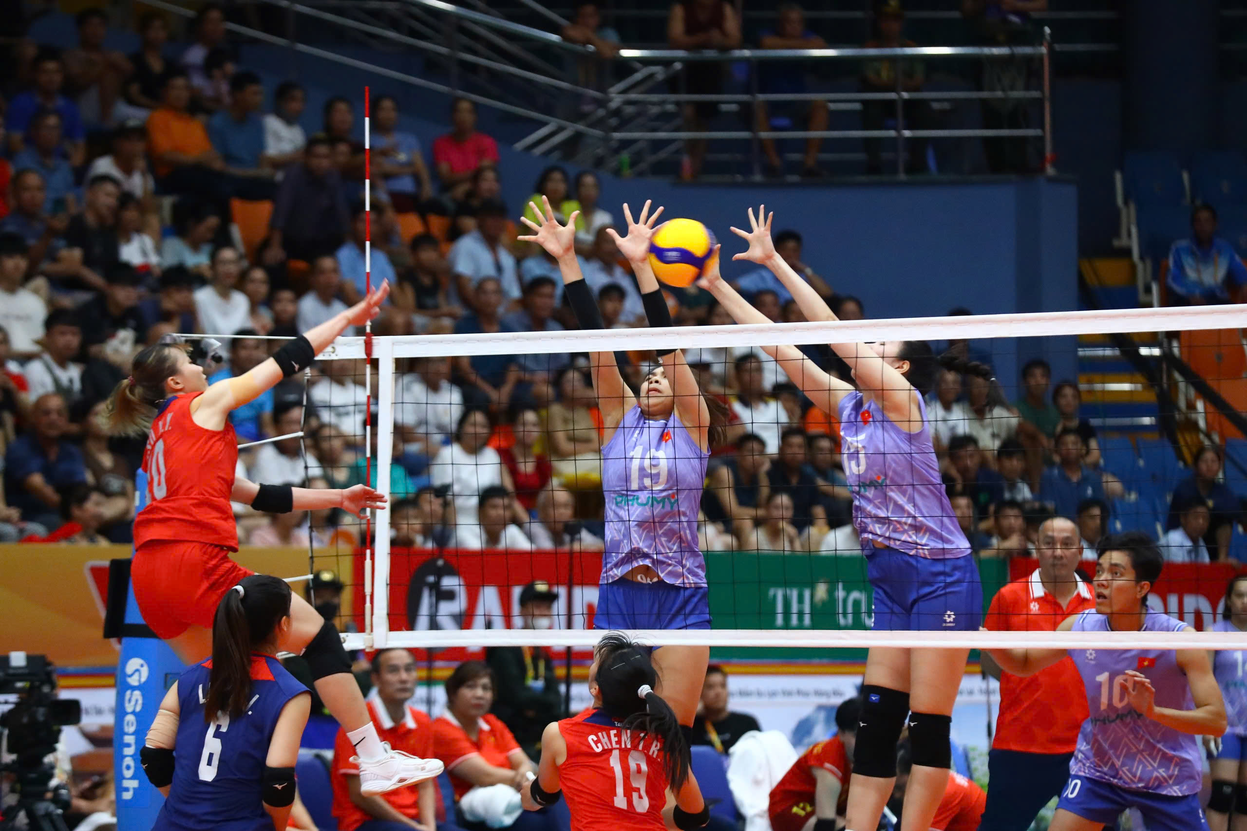 Thắng Đ&agrave;i Bắc Trung Hoa, tuyển Việt Nam tranh chung kết b&oacute;ng chuyền VTV Cup 2025 - Ảnh 2.