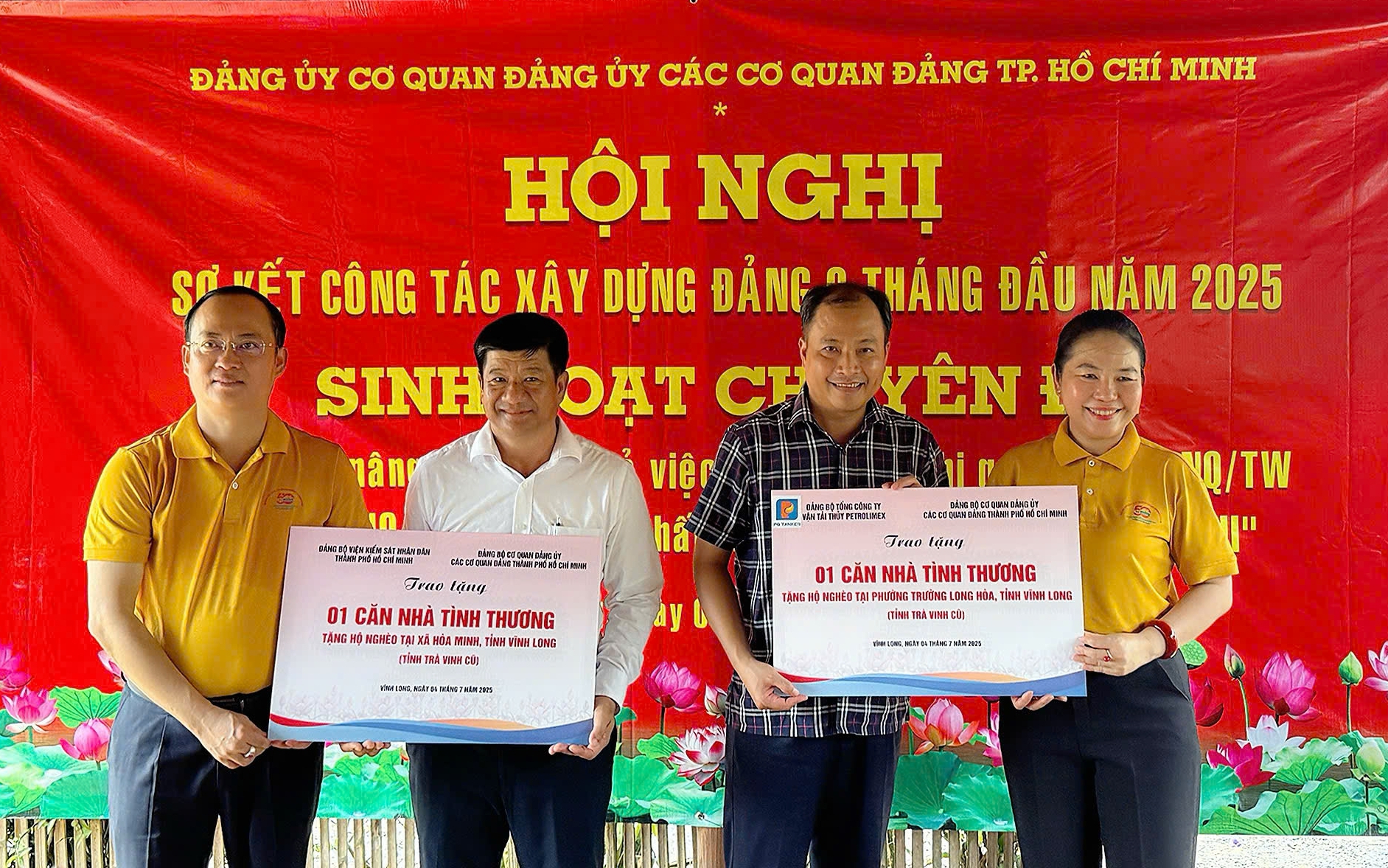 Trao 2 căn nhà tình thương cho 2 hộ dân khó khăn của  tỉnh Vĩnh Long