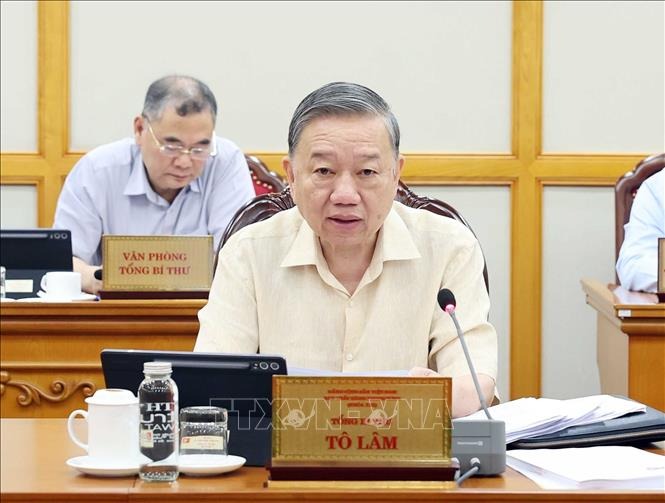 Tổng B&iacute; thư T&ocirc; L&acirc;m: Tăng cường kiểm tra, kịp thời 
th&aacute;o gỡ kh&oacute; khăn khi vận h&agrave;nh bộ m&aacute;y mới- Ảnh 2.
