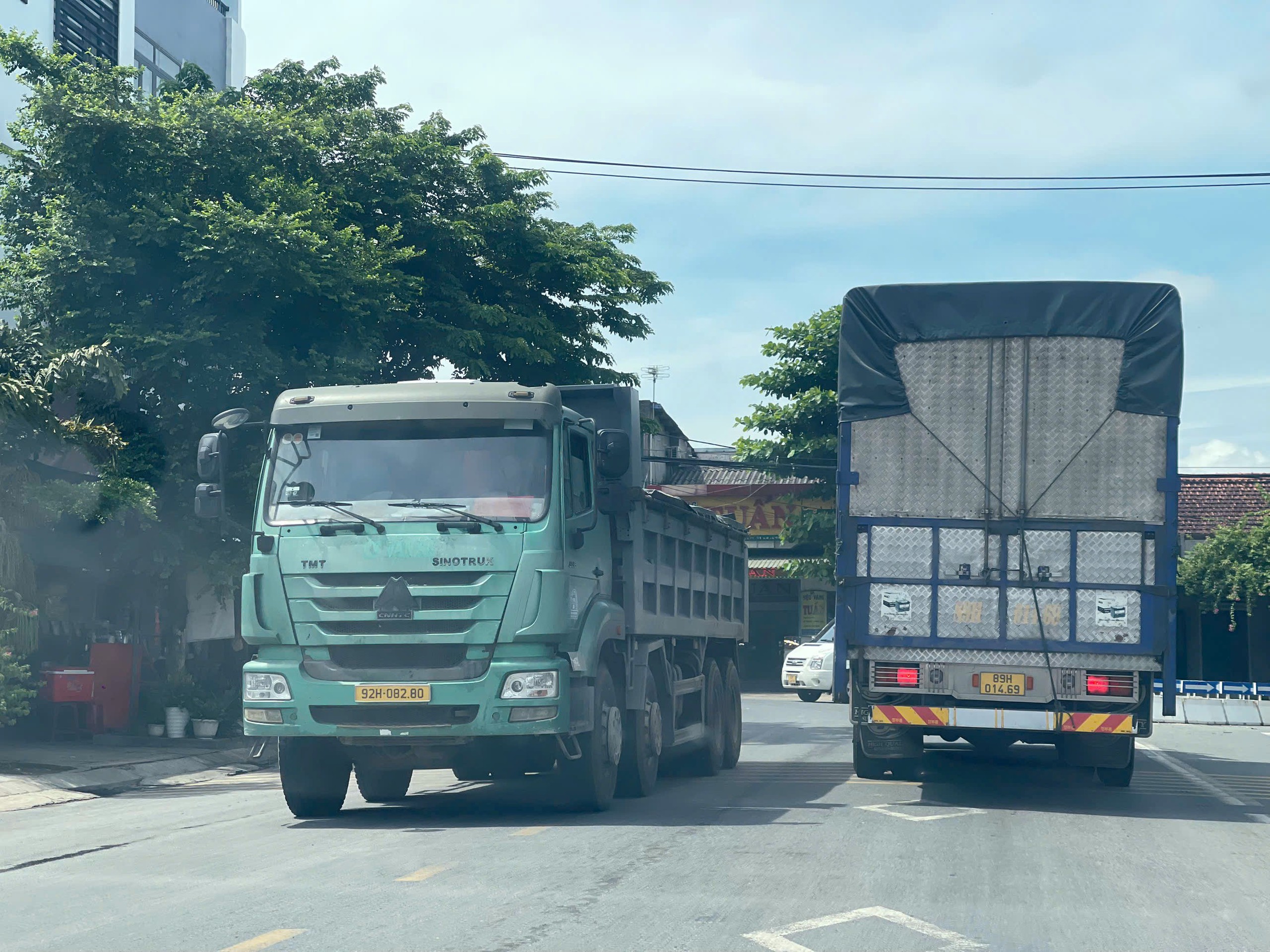 Tai nạn chết người ở tuyến đường xe tải “né cao tốc”- Ảnh 2.