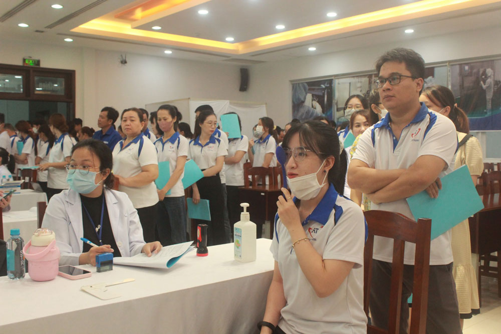Đến lúc cân nhắc giảm giờ làm - Ảnh 1.