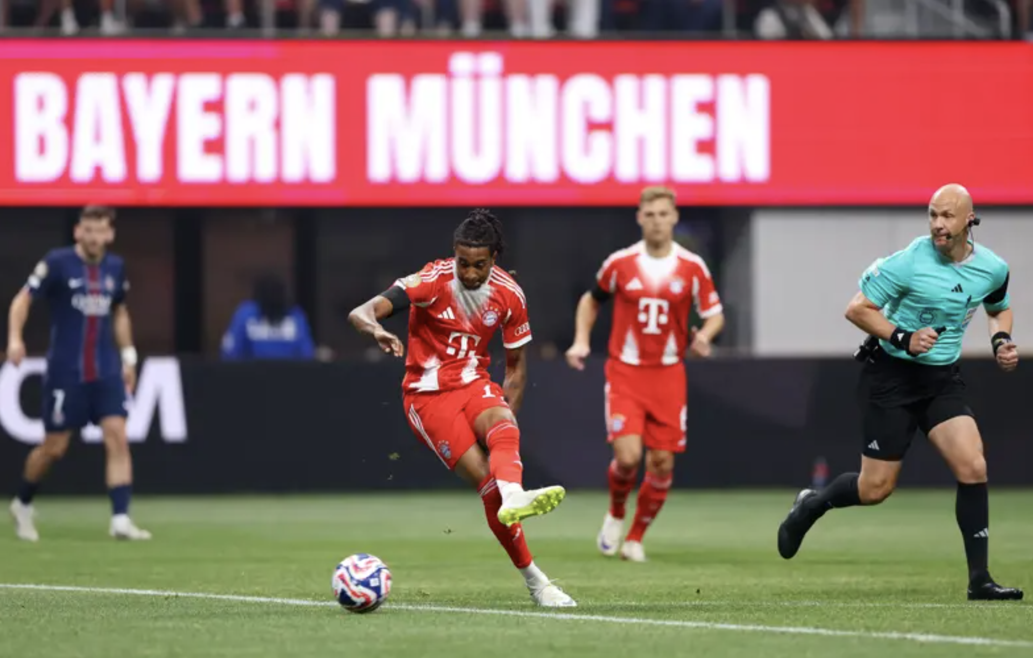 Chơi 9 người, "vua ch&acirc;u &Acirc;u" PSG thắng đẹp Bayern Munich tại FIFA Club World Cup - Ảnh 1.