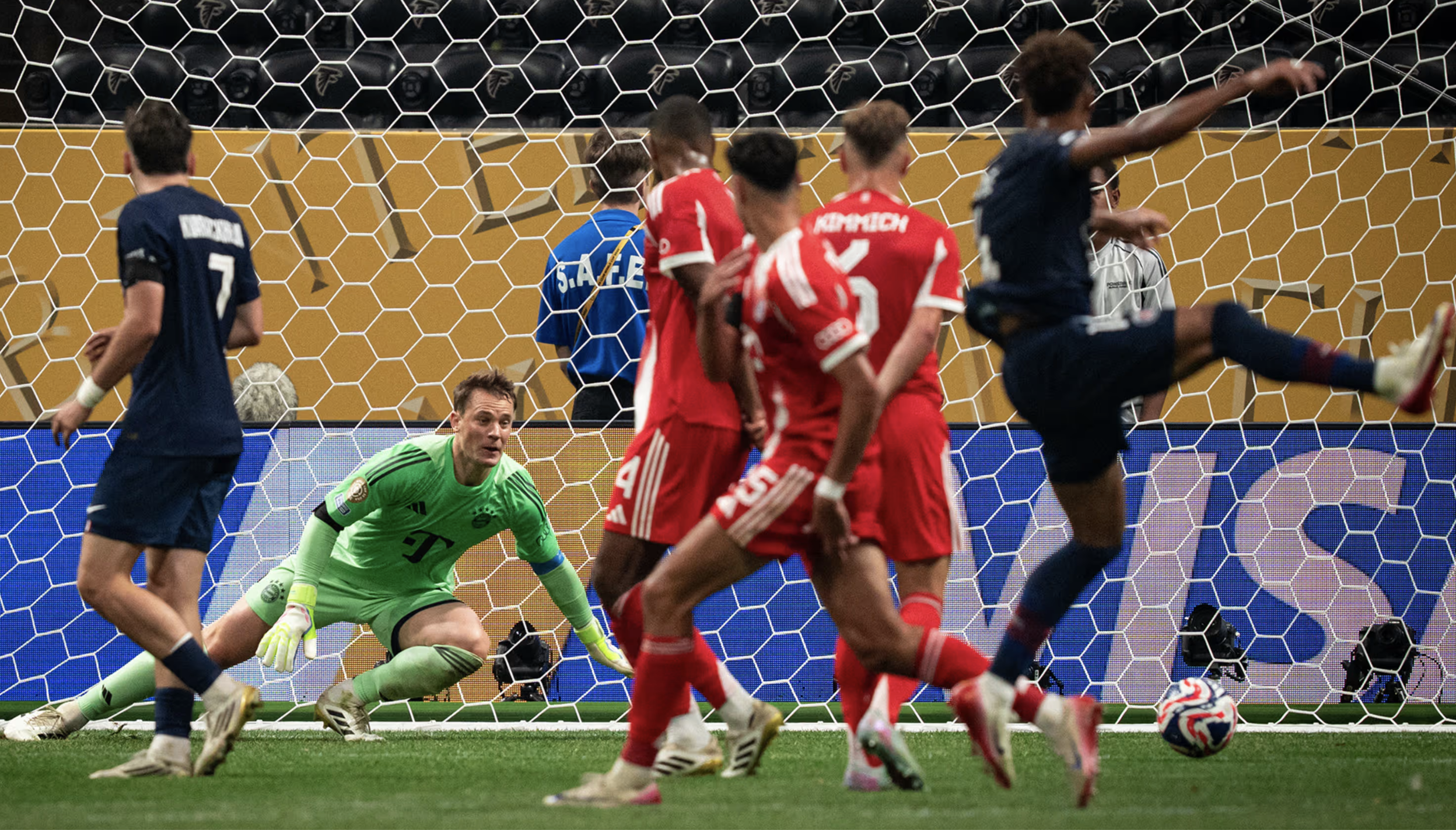 Chơi 9 người, "vua ch&acirc;u &Acirc;u" PSG thắng đẹp Bayern Munich tại FIFA Club World Cup - Ảnh 3.