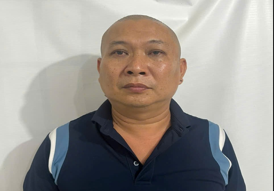 Bắt tạm giam Nguyễn Văn Sơn - đối tượng lừa &ldquo;chạy &aacute;n&rdquo;, đe dọa khi gia đ&igrave;nh &ldquo;quay xe&rdquo;- Ảnh 1.