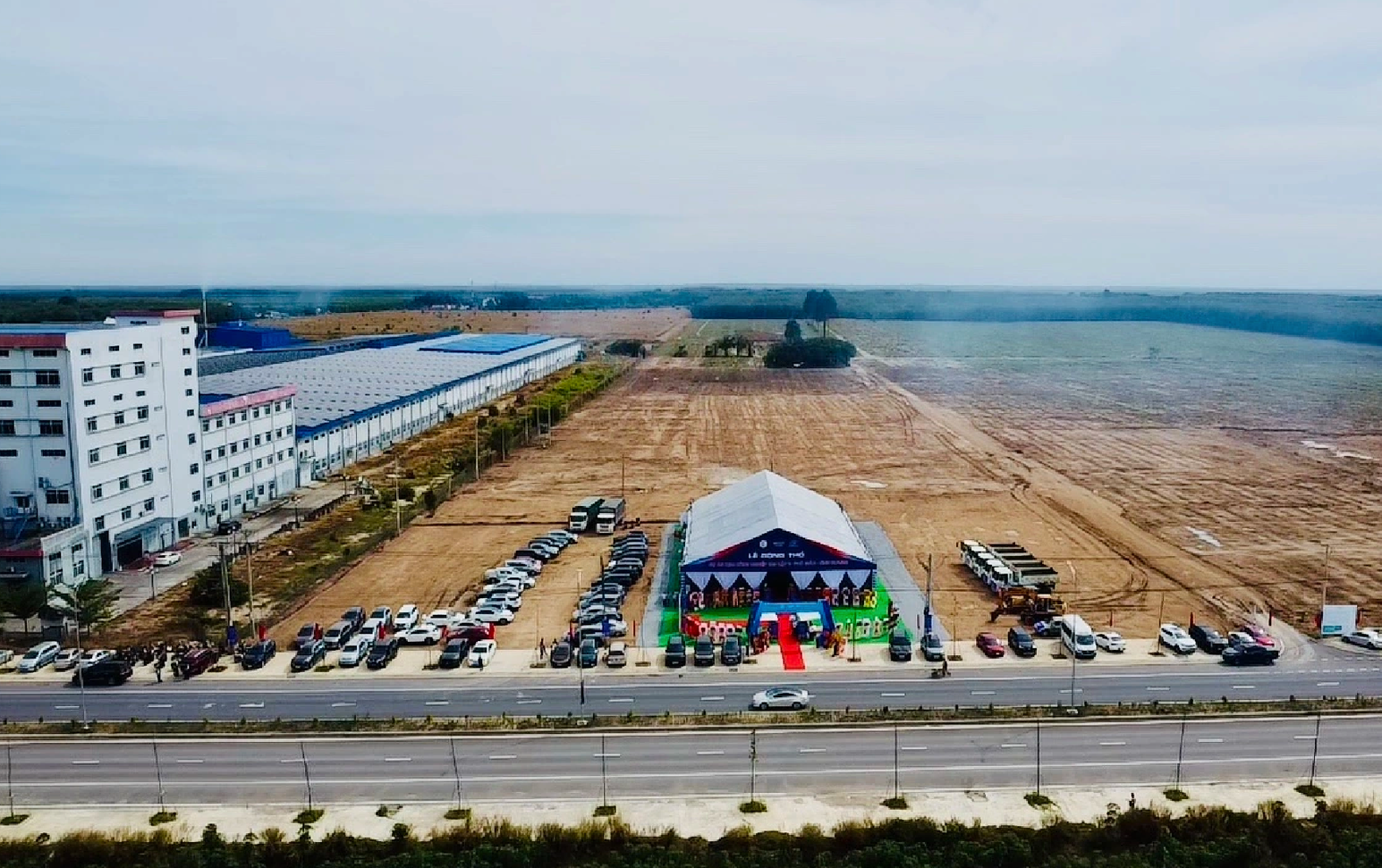 X&atilde; rộng thứ 2 của TP HCM quy hoạch 19 khu, cụm c&ocirc;ng nghiệp, đ&oacute;n "l&agrave;n s&oacute;ng" di dời doanh nghiệp- Ảnh 1.