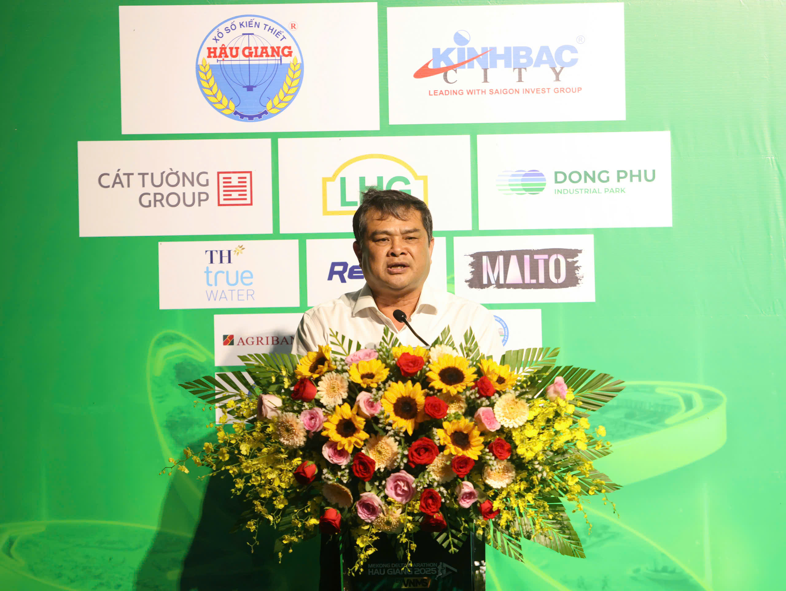 Những h&igrave;nh ảnh vui nhộn tại giải marathon quốc tế đầu ti&ecirc;n của TP Cần Thơ mới- Ảnh 2.