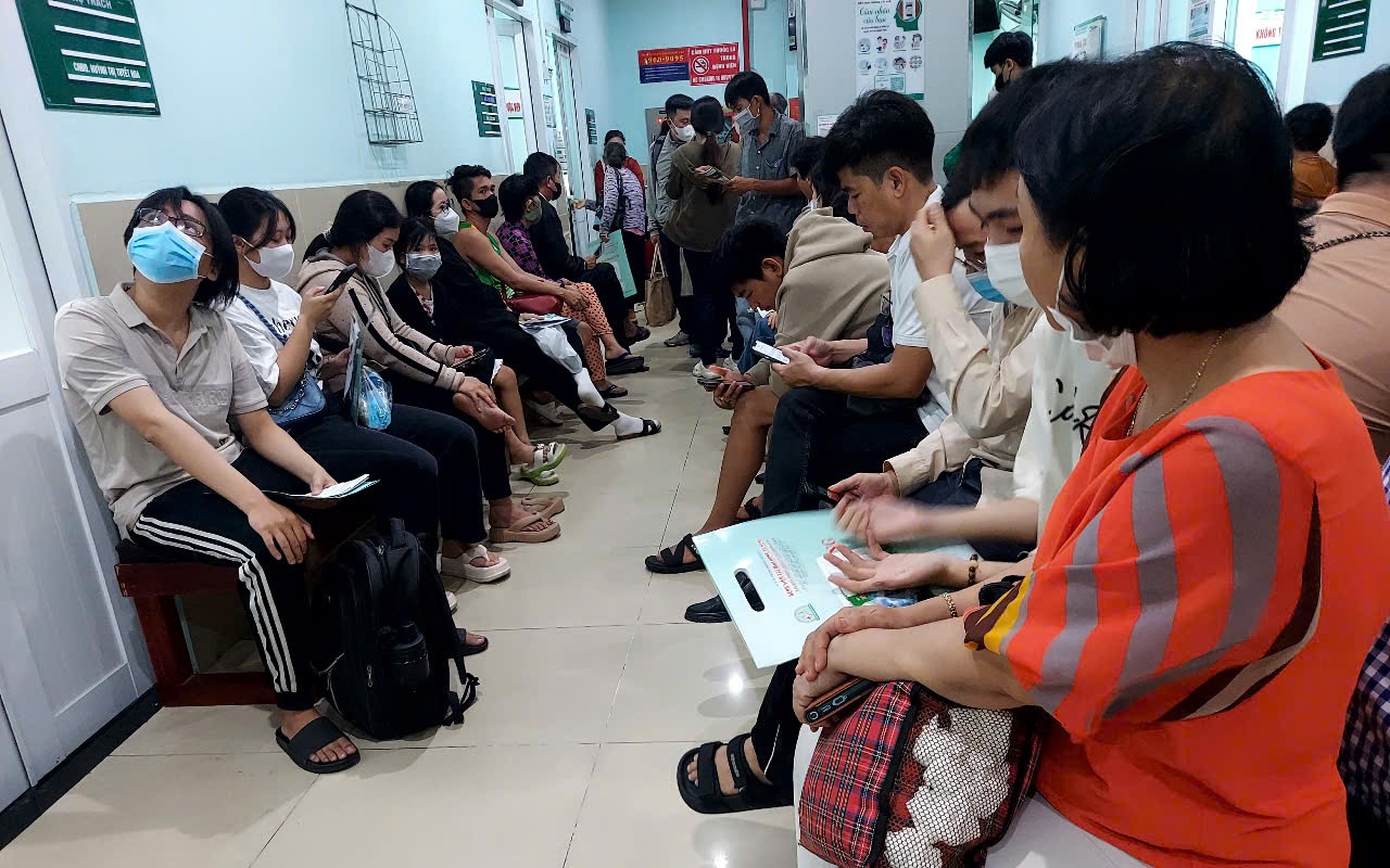 Hiểu đúng về mức hưởng 100% chi phí khám, chữa bệnh BHYT