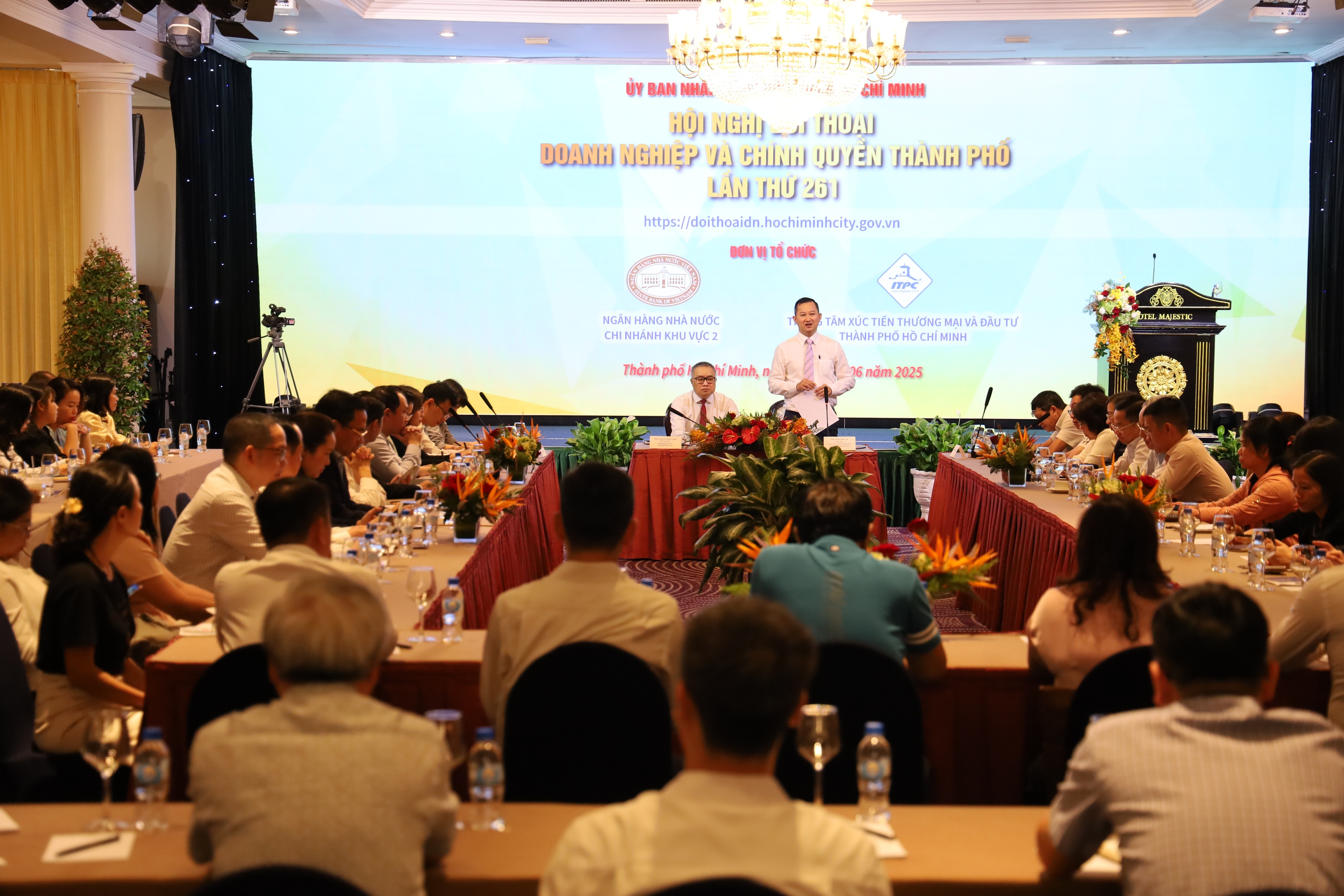 Vụ doanh nghiệp than bị trả hồ sơ chỉ v&igrave; "dấu chấm, dấu phẩy": NHNN Khu vực 2 n&oacute;i g&igrave;?- Ảnh 2.