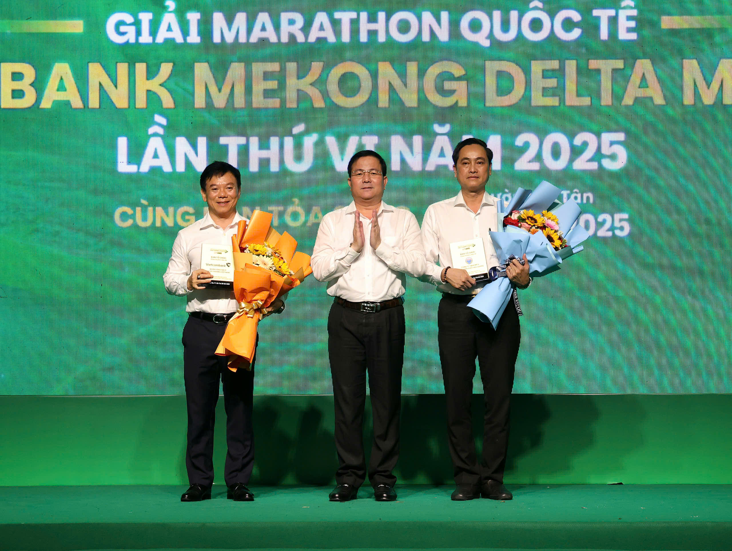 Những h&igrave;nh ảnh vui nhộn tại giải marathon quốc tế đầu ti&ecirc;n của TP Cần Thơ mới- Ảnh 1.