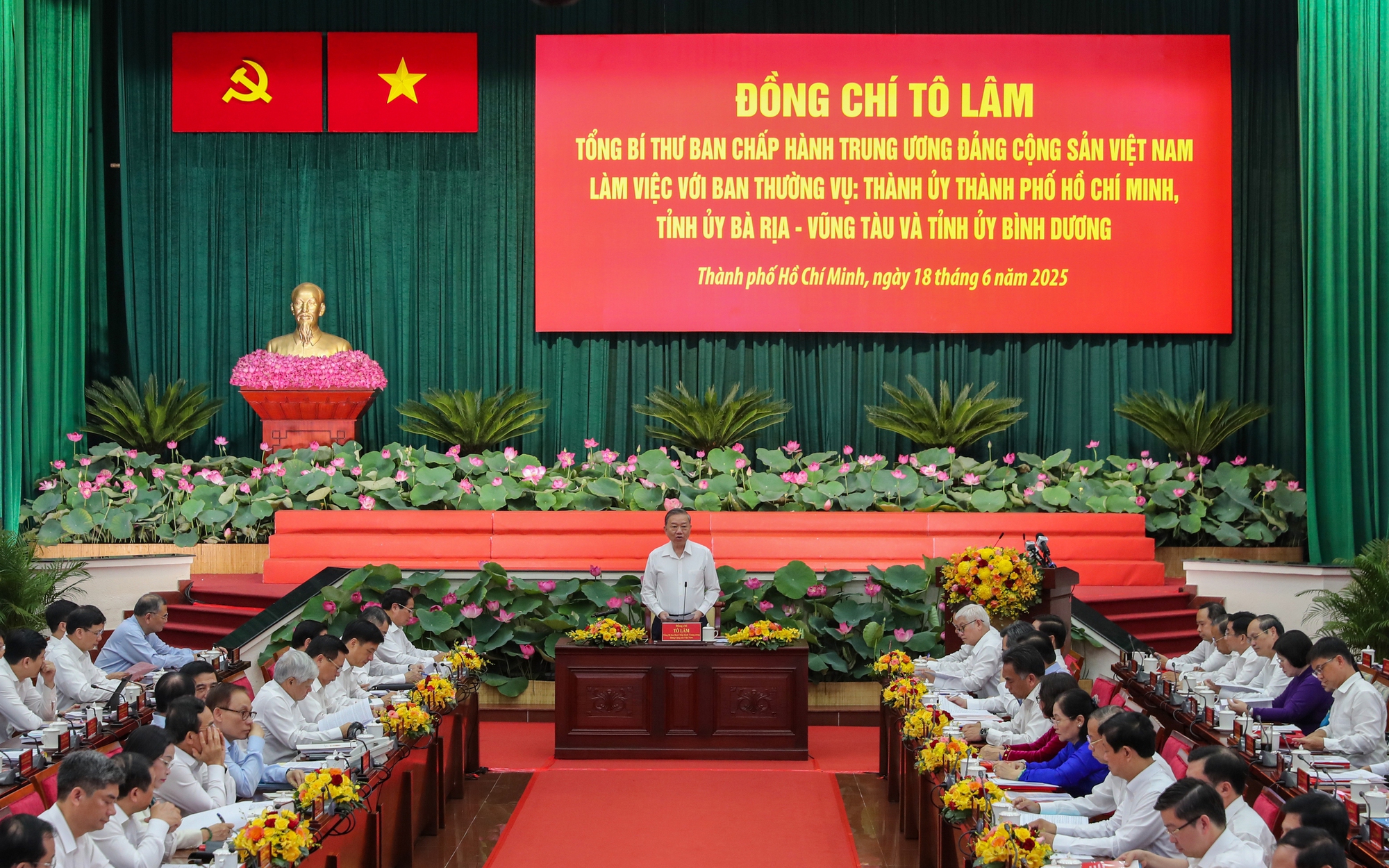Tỉnh táo trước thông tin sai lệch về sáp nhập