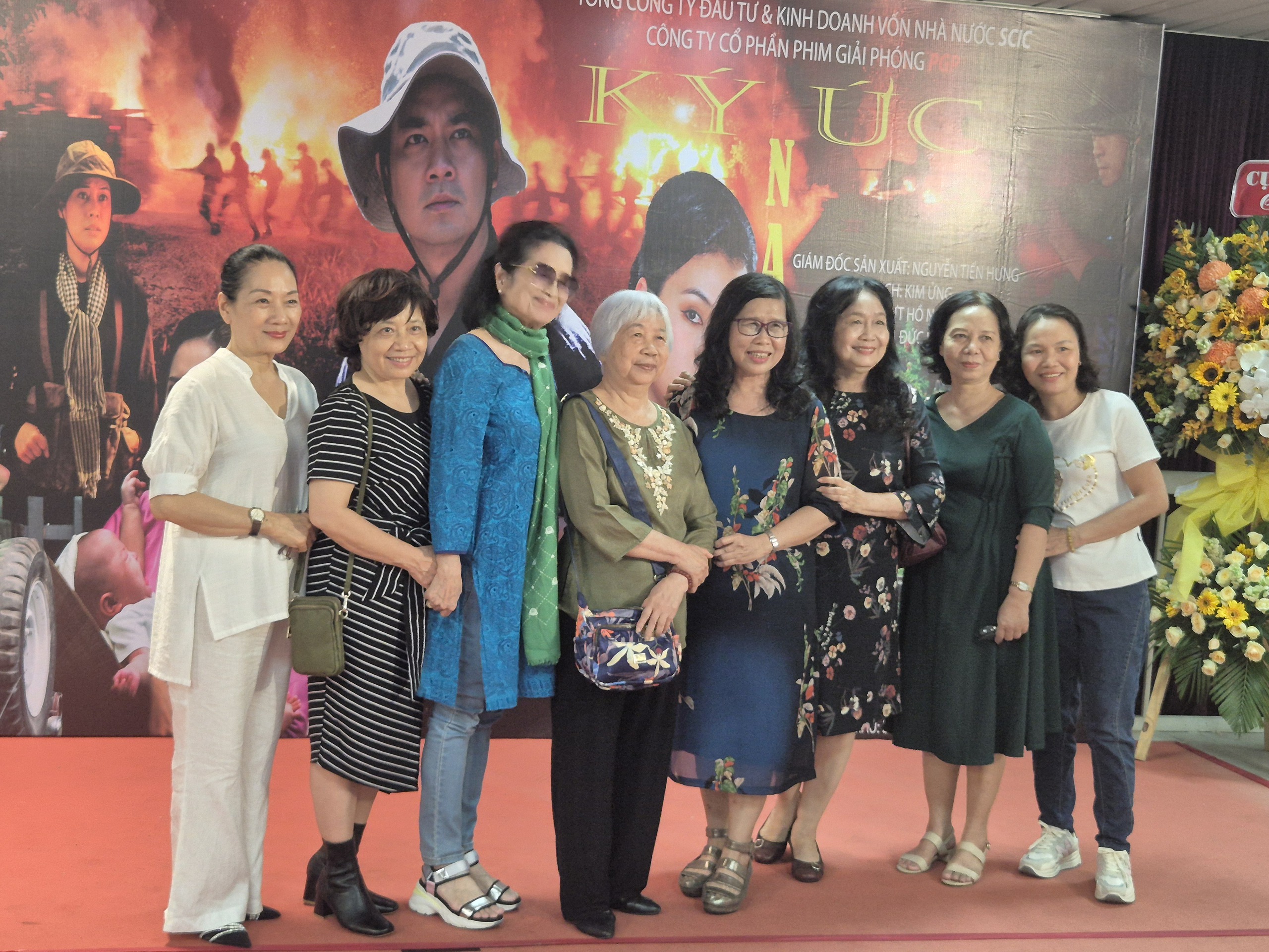 Minh Luân hóa chiến sĩ, bên "nàng thơ" Thiên Thư- Ảnh 7.