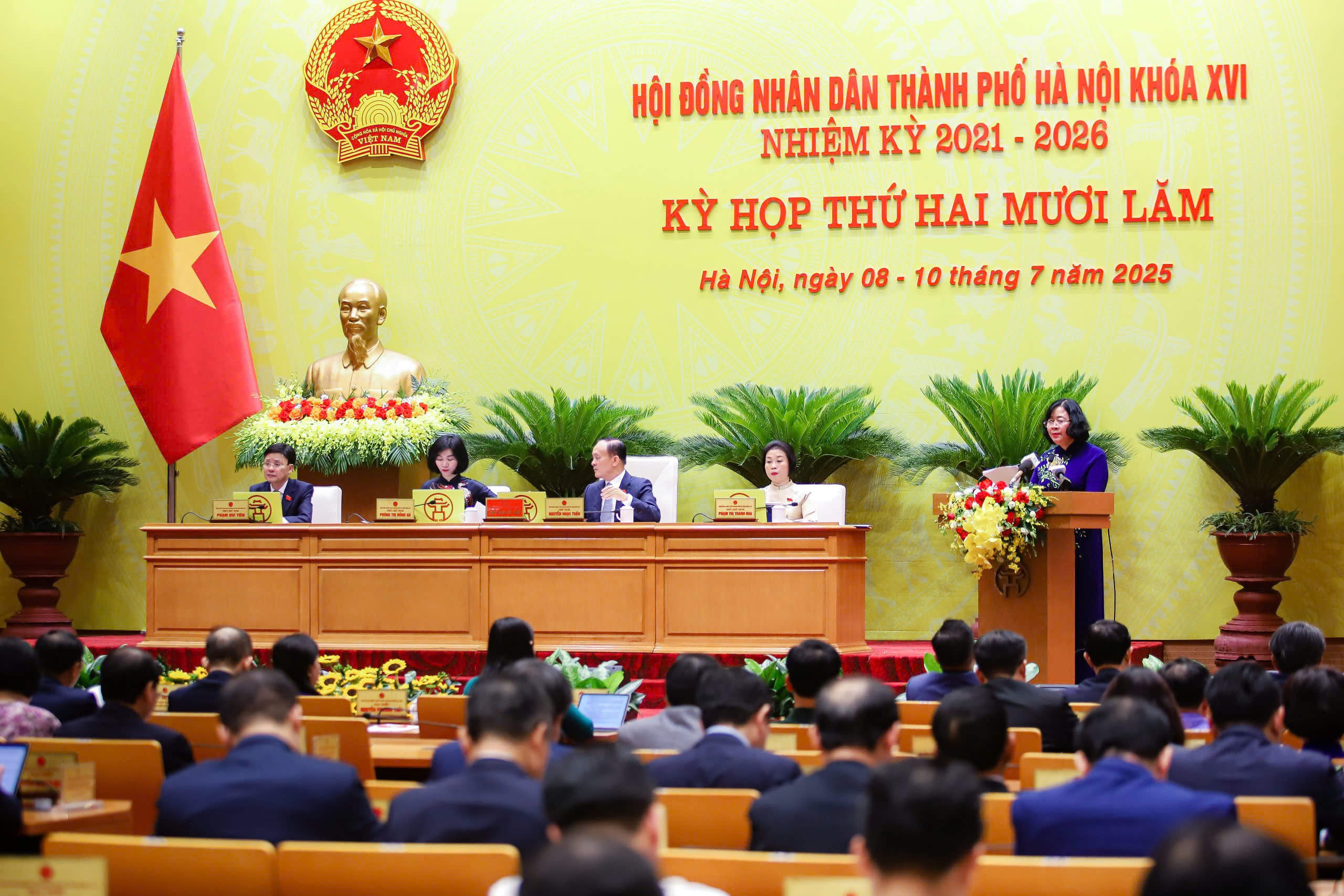B&iacute; thư Th&agrave;nh ủy H&agrave; Nội: Triển khai ch&iacute;nh quyền 2 cấp phải chấm dứt t&igrave;nh trạng "tr&ecirc;n n&oacute;ng, dưới lạnh"- Ảnh 3.