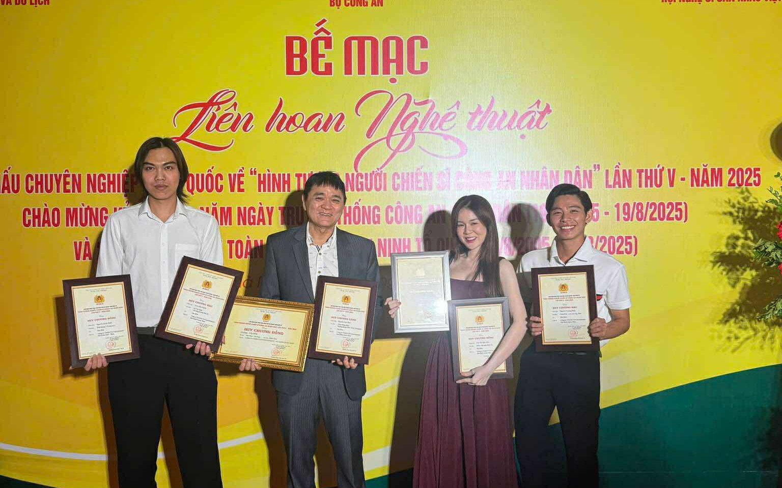 Quốc Thảo, Bình Tinh, Lâm Vỹ Dạ và những giọt nước mắt hạnh phúc