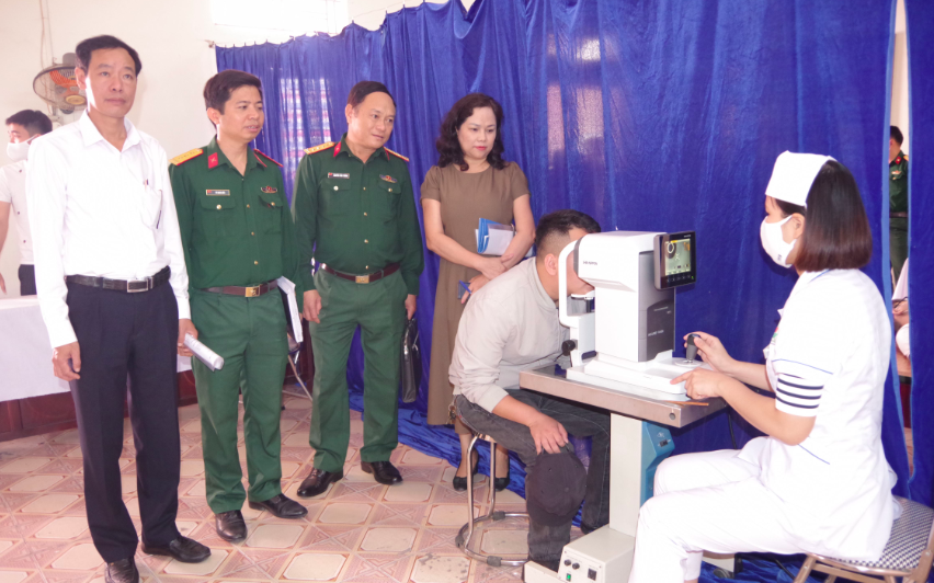 Bộ Quốc phòng: Không gọi nhập ngũ công dân cận thị trên 1,5 diop