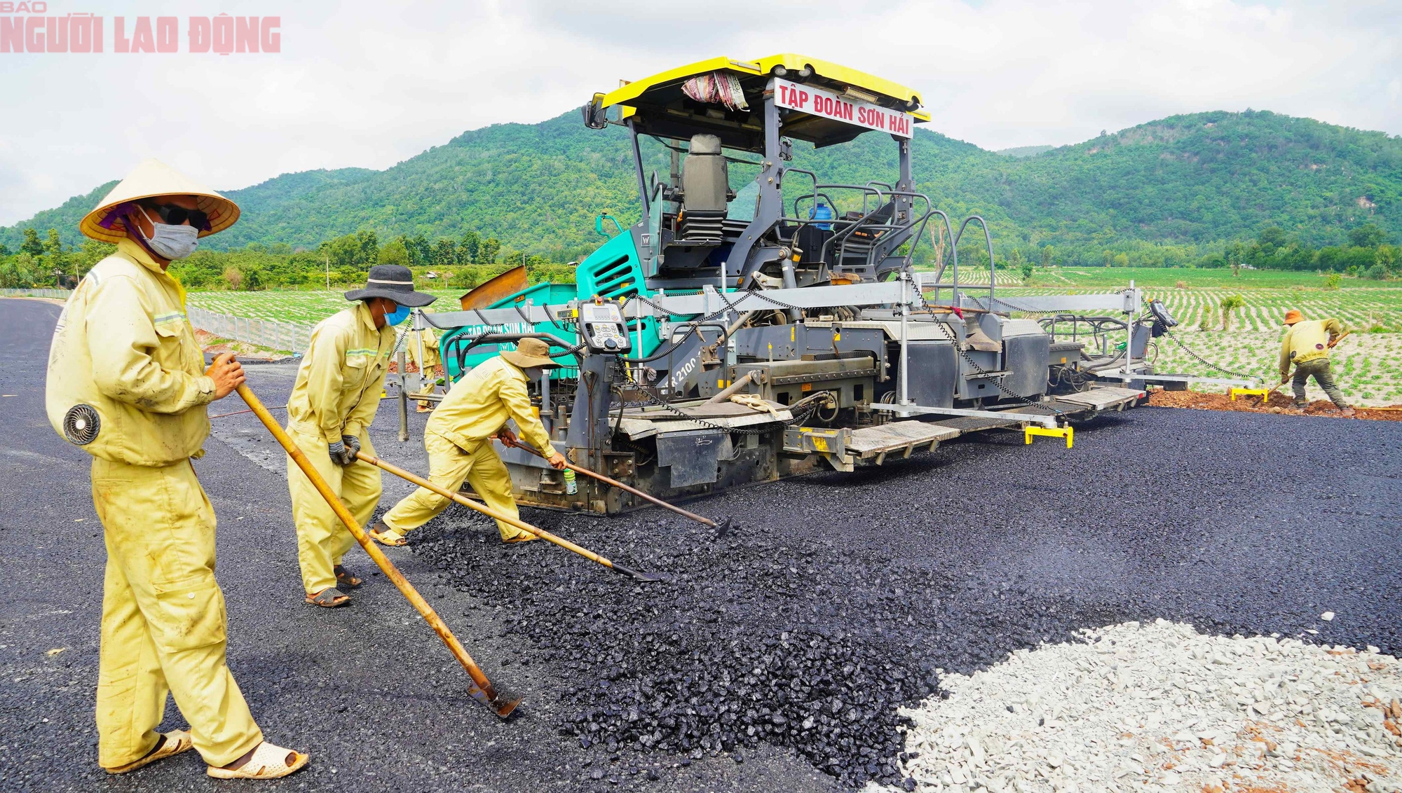 H&igrave;nh ảnh đường cao tốc Bi&ecirc;n H&ograve;a - Vũng T&agrave;u &ldquo;thẳng băng trong khung h&igrave;nh&rdquo; ng&agrave;y 8-7- Ảnh 10.