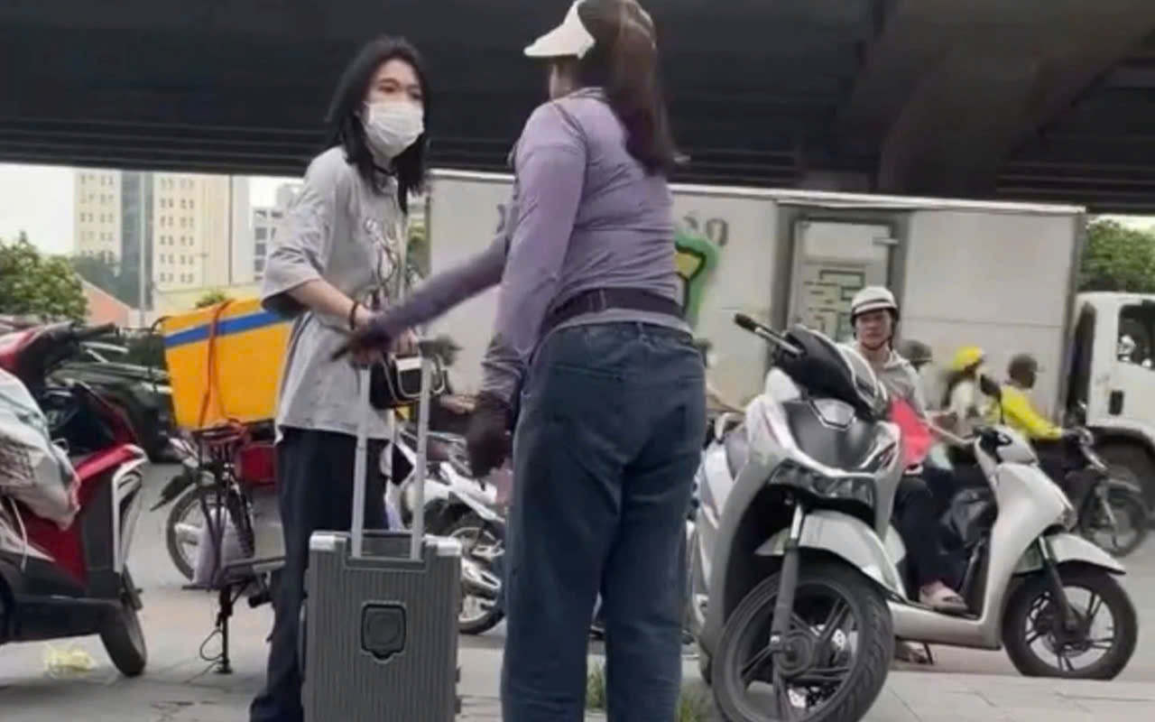 Để vỉa hè thôi nhức nhối