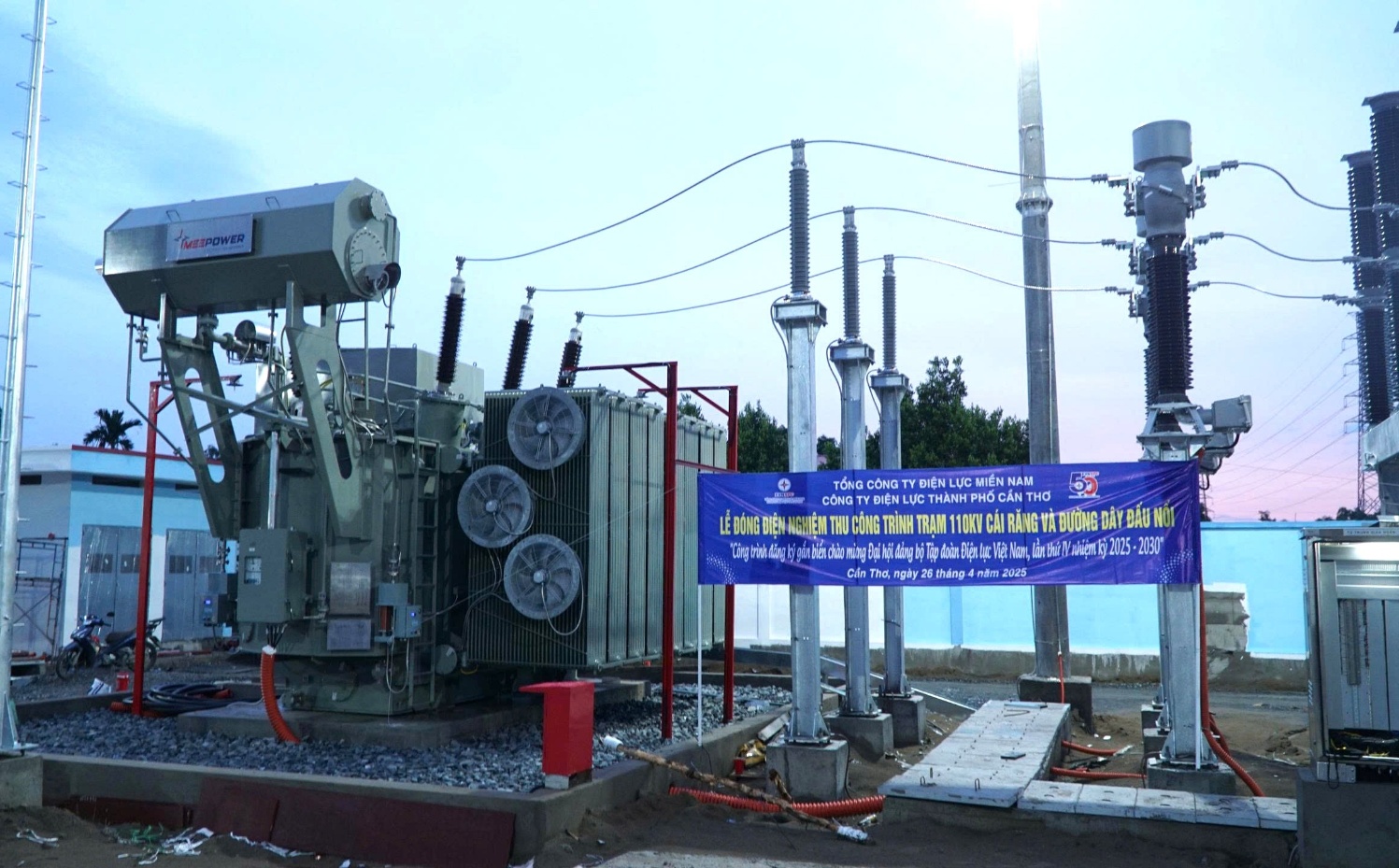 EVNSPC đ&oacute;ng điện 72 c&ocirc;ng tr&igrave;nh 110kV trong 6 th&aacute;ng đầu năm- Ảnh 2.