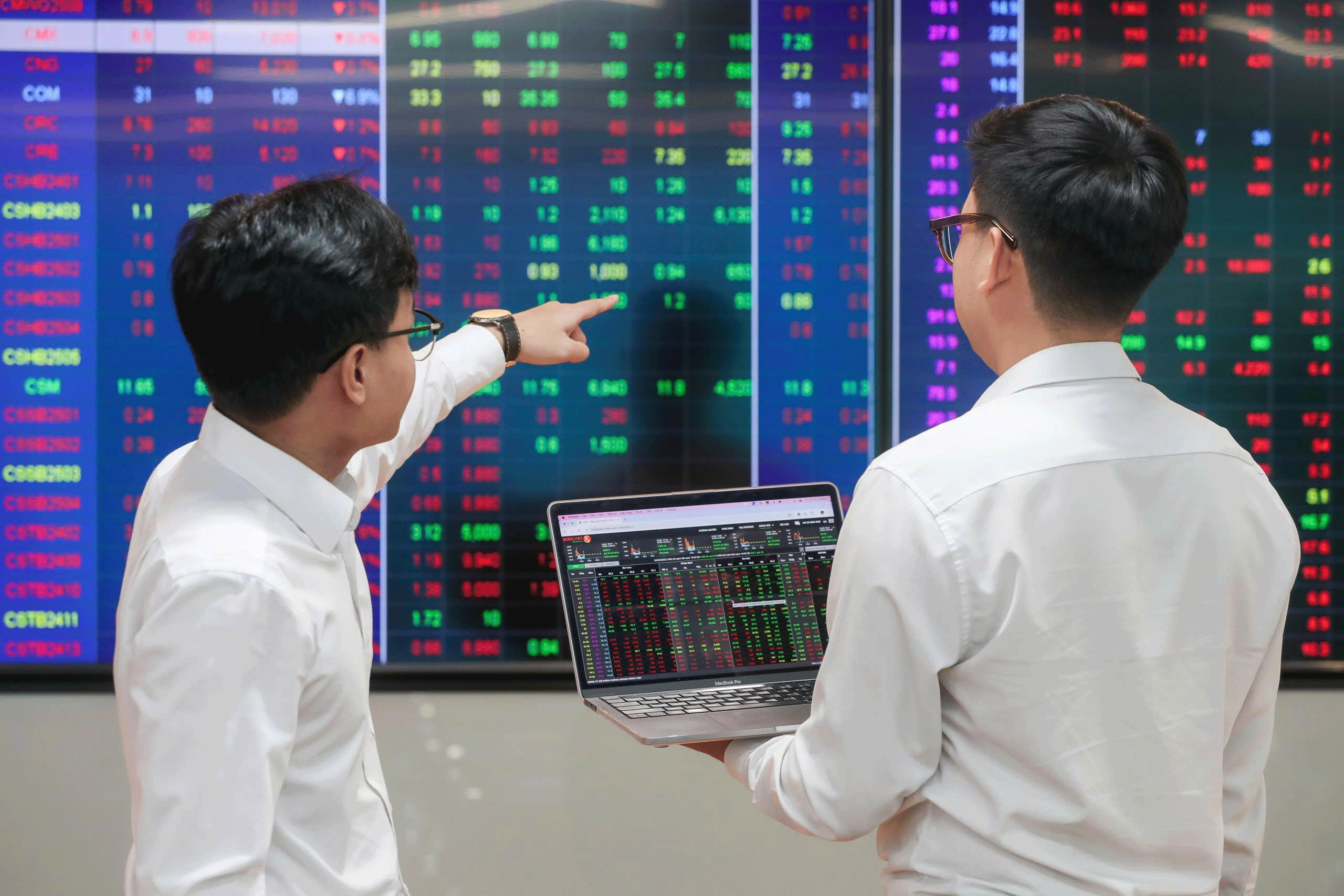 B&aacute;o in ng&agrave;y 9-7: Bắt buộc k&ecirc; đơn thuốc điện tử- Ảnh 2.