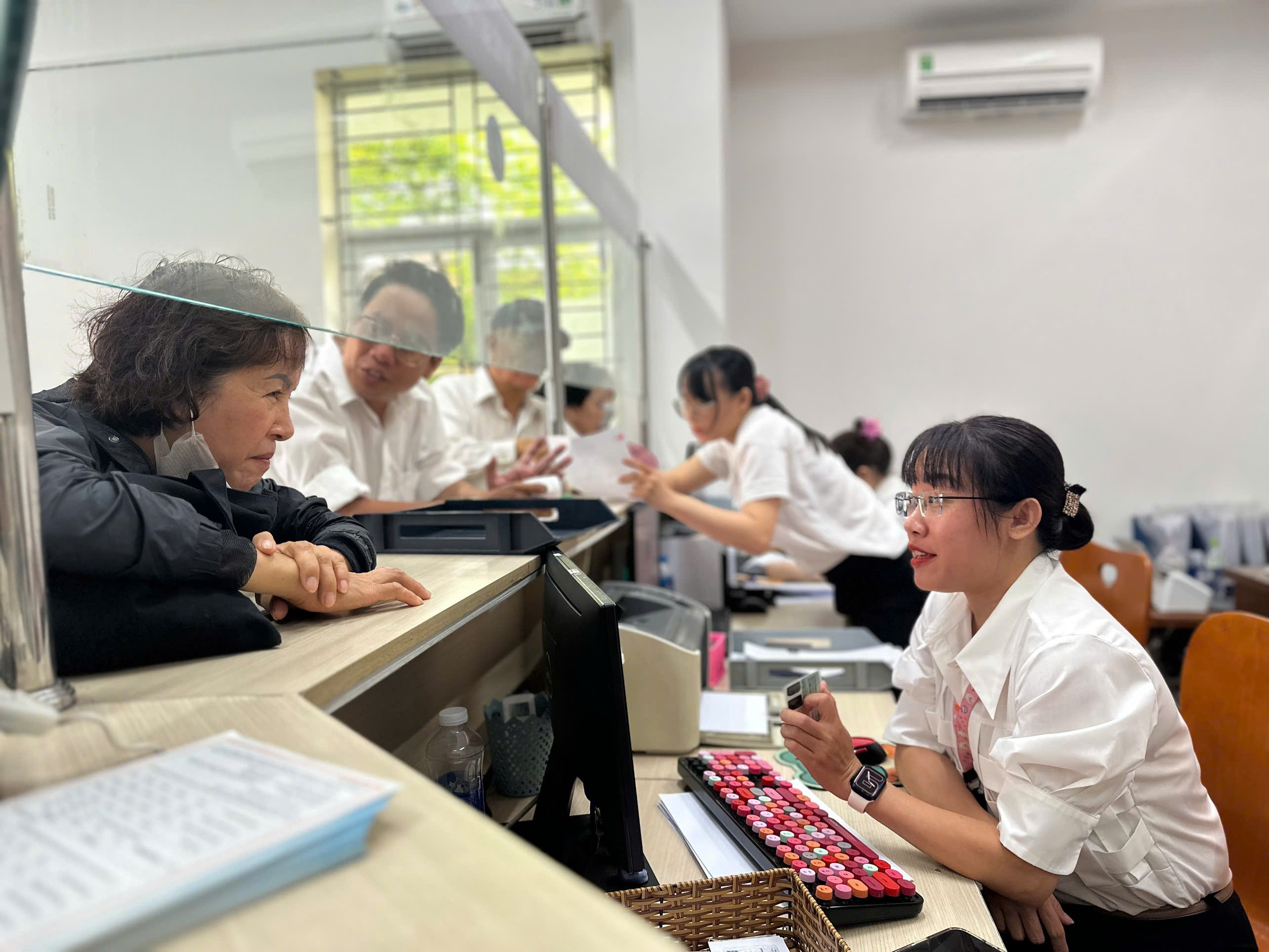Ch&iacute;nh quyền địa phương 2 cấp tại TP HCM nhận phản hồi thế n&agrave;o sau 1 tuần vận h&agrave;nh?- Ảnh 5.