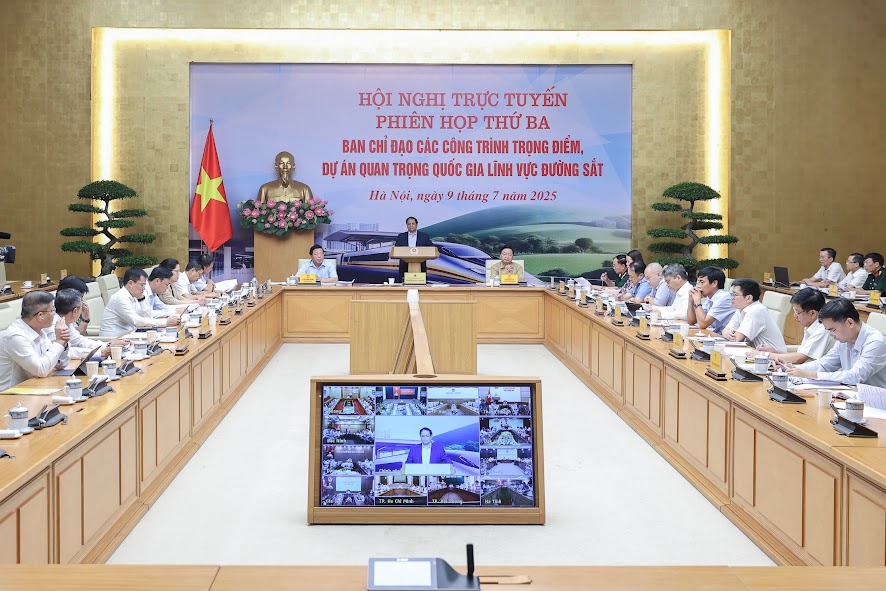 Đẩy nhanh dự &aacute;n đường sắt, quyết liệt x&oacute;a nh&agrave; tạm - Ảnh 1.