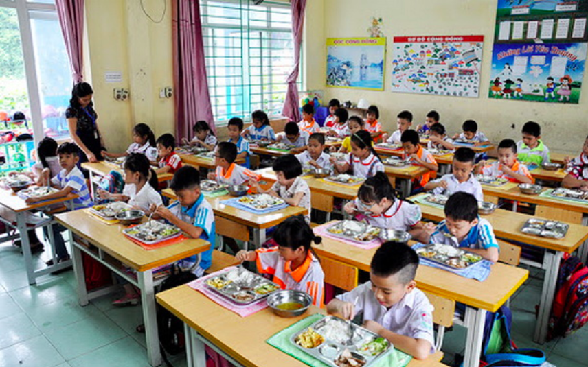Hơn 3.060 tỉ đồng hỗ trợ bữa ăn bán trú cho học sinh tiểu học ở Hà Nội
