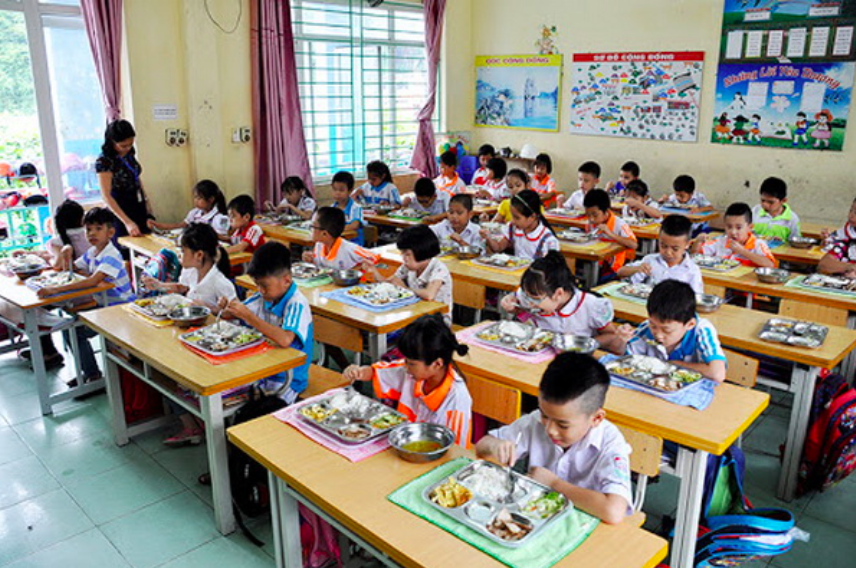 Hơn 3.060 tỉ đồng hỗ trợ bữa ăn b&aacute;n tr&uacute; cho học sinh tiểu học ở H&agrave; Nội- Ảnh 1.