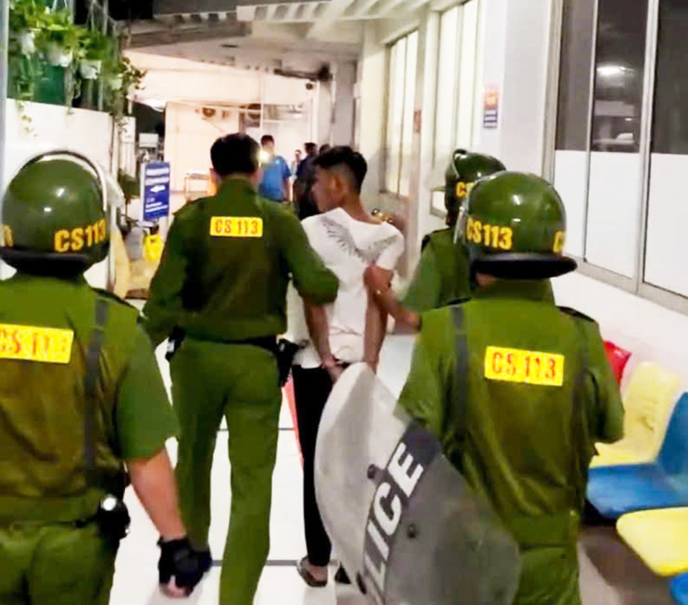C&ocirc;ng an bắt giữ đối tượng ph&ecirc; ma t&uacute;y g&acirc;y rối tại bệnh viện Tim mạch An Giang - Ảnh 2.